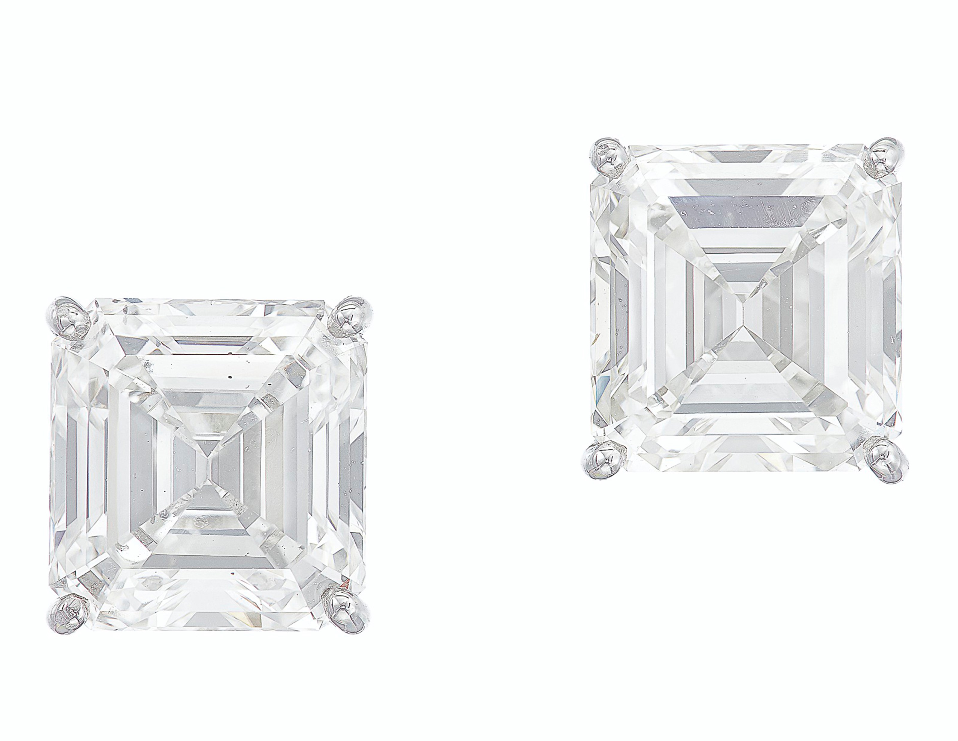 DIAMOND STUDS