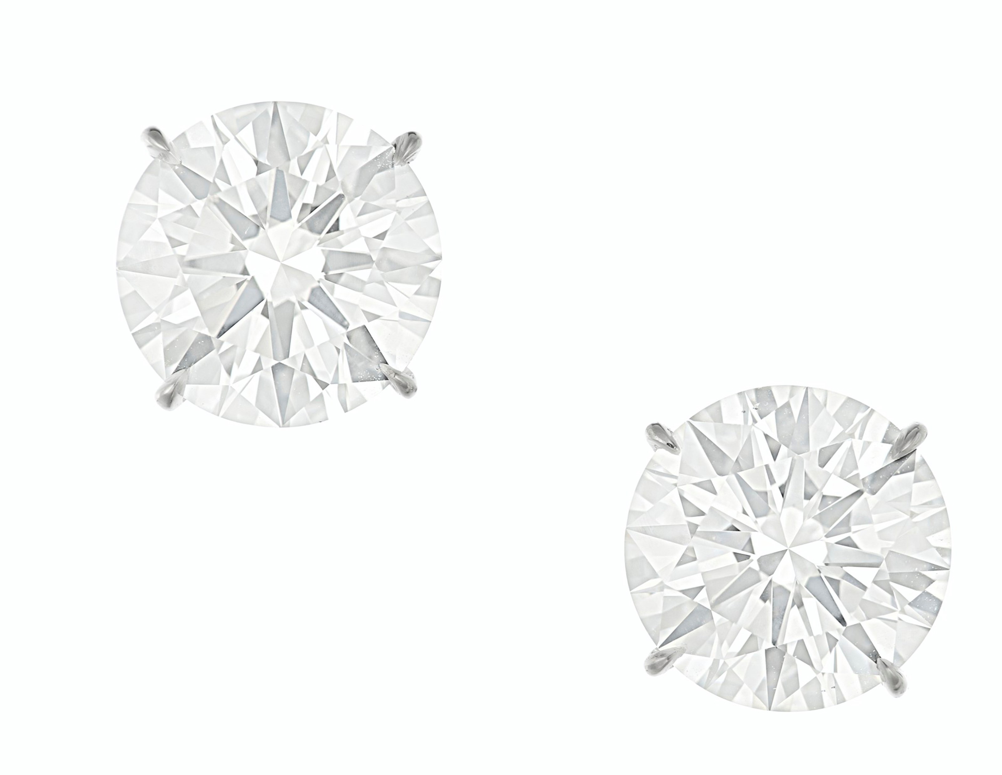 DIAMOND STUDS