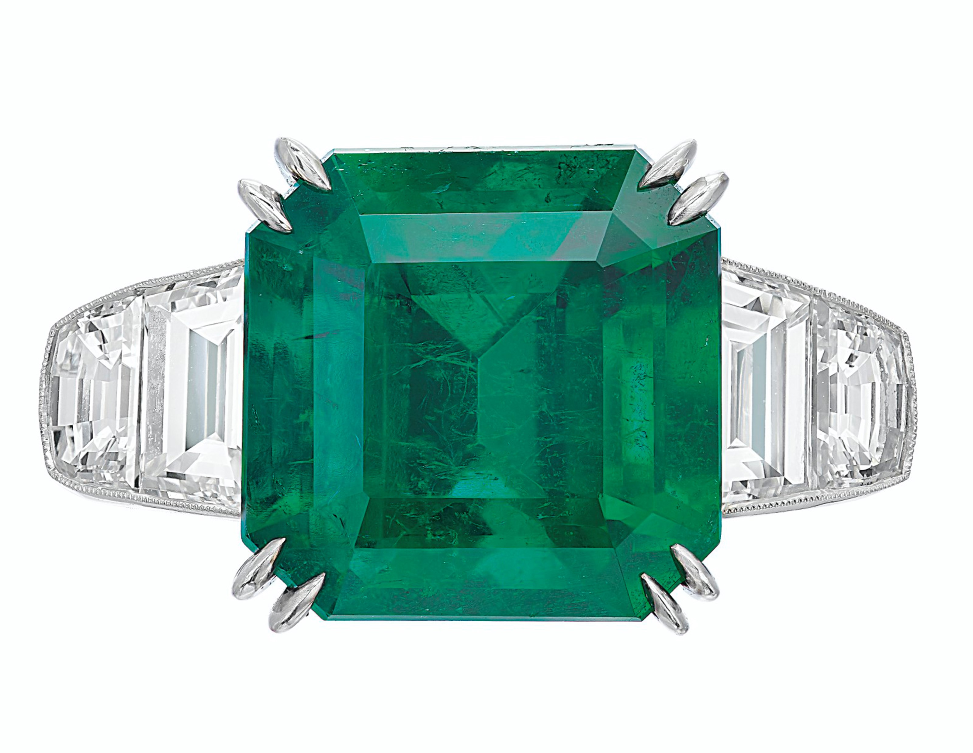 EMERALD AND DIAMOND RING