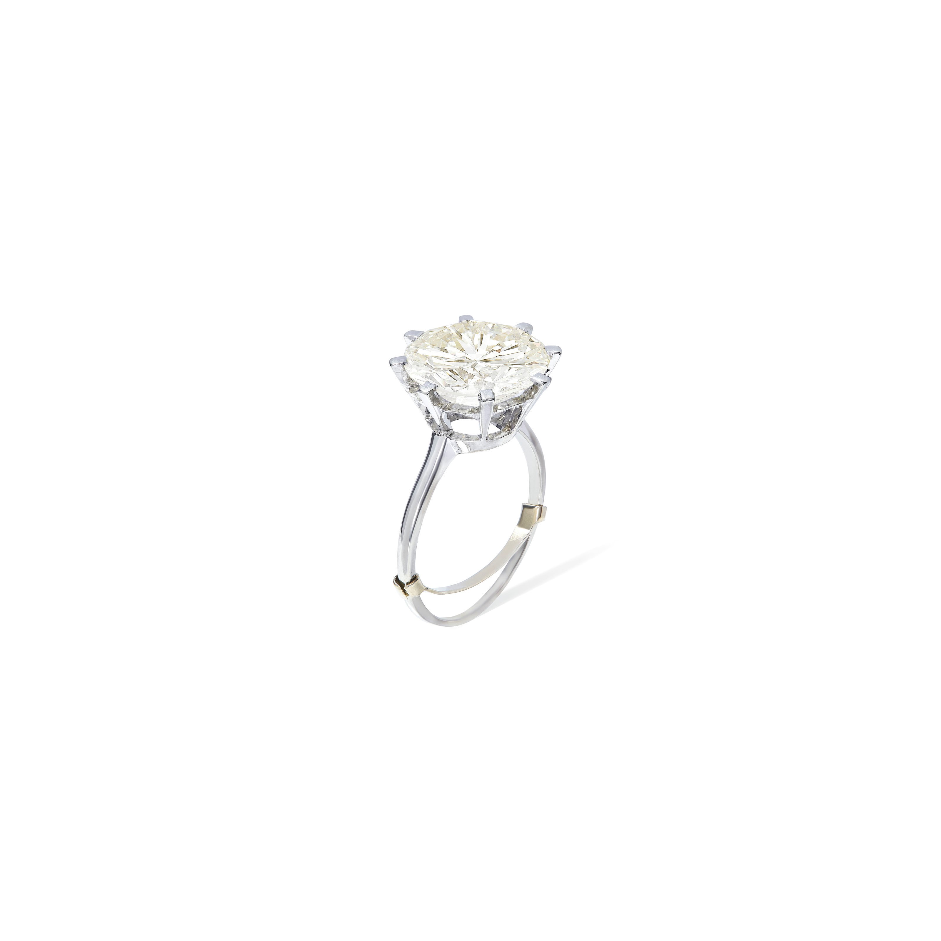 DIAMOND RING