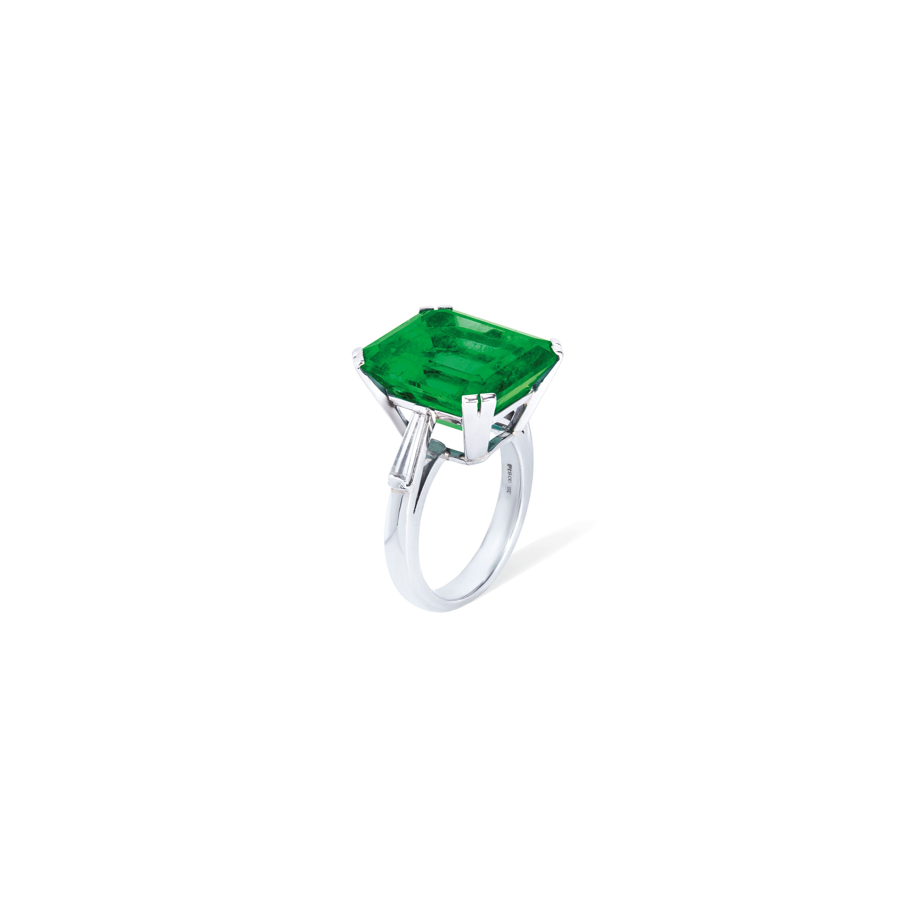 EMERALD AND DIAMOND RING