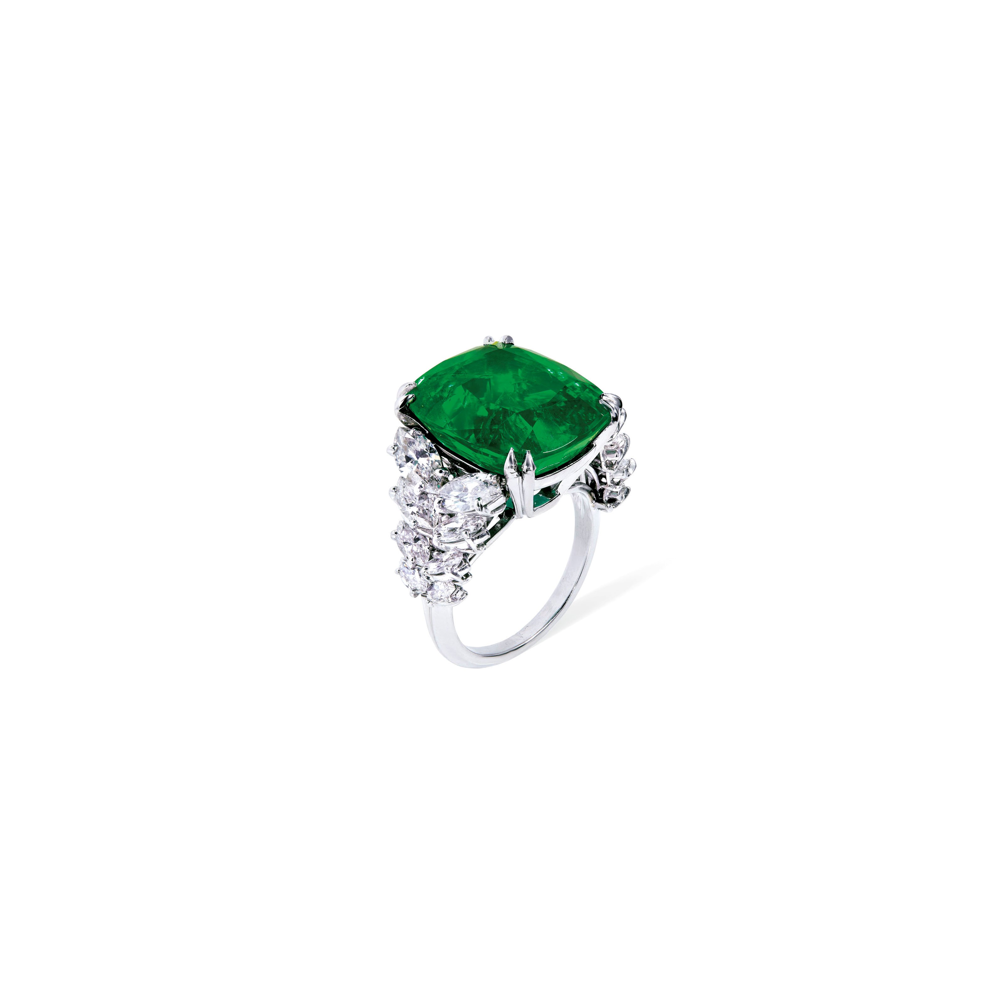 EMERALD AND DIAMOND RING