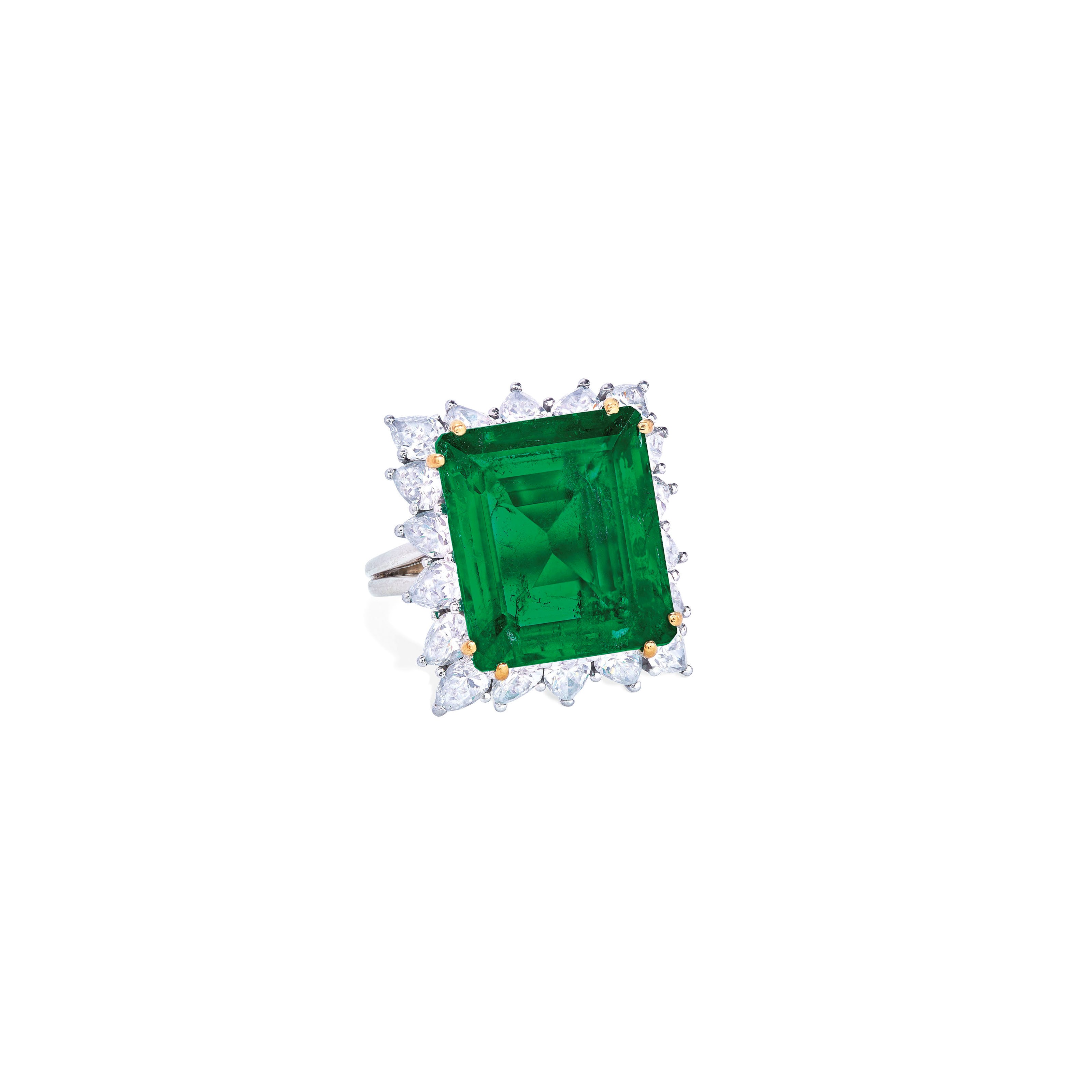 EMERALD AND DIAMOND RING