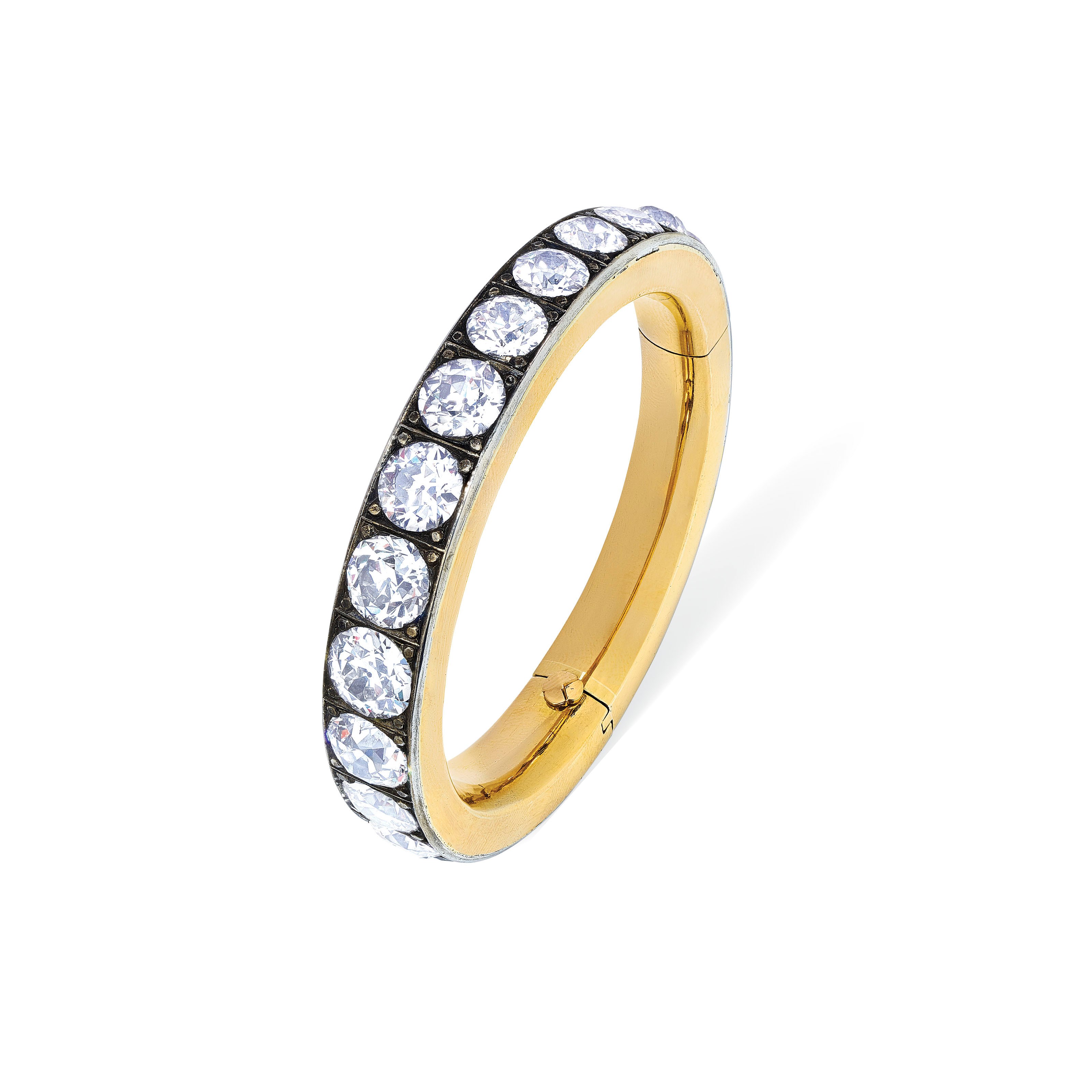 MID-20TH CENTURY DIAMOND BANGLE