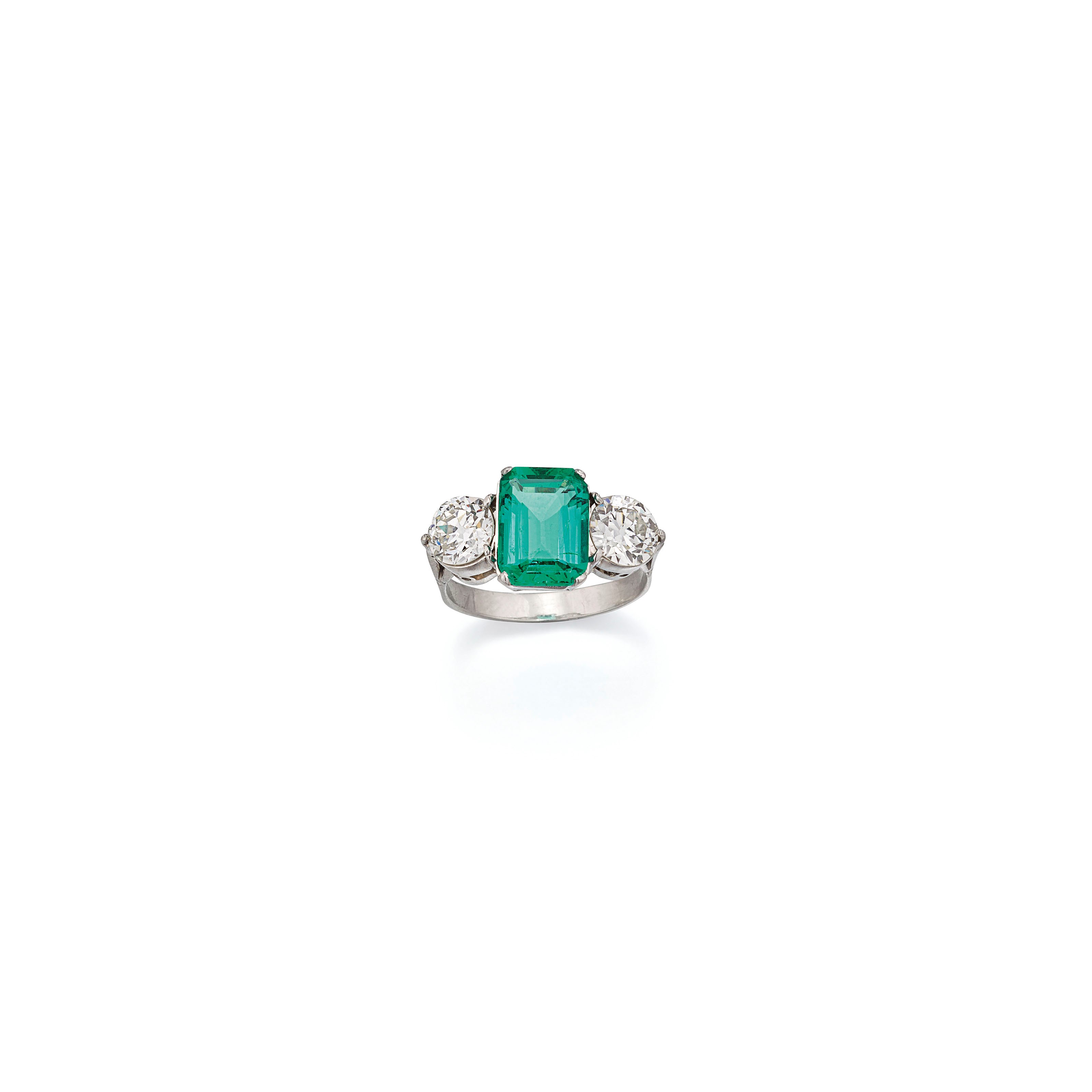 EMERALD AND DIAMOND RING