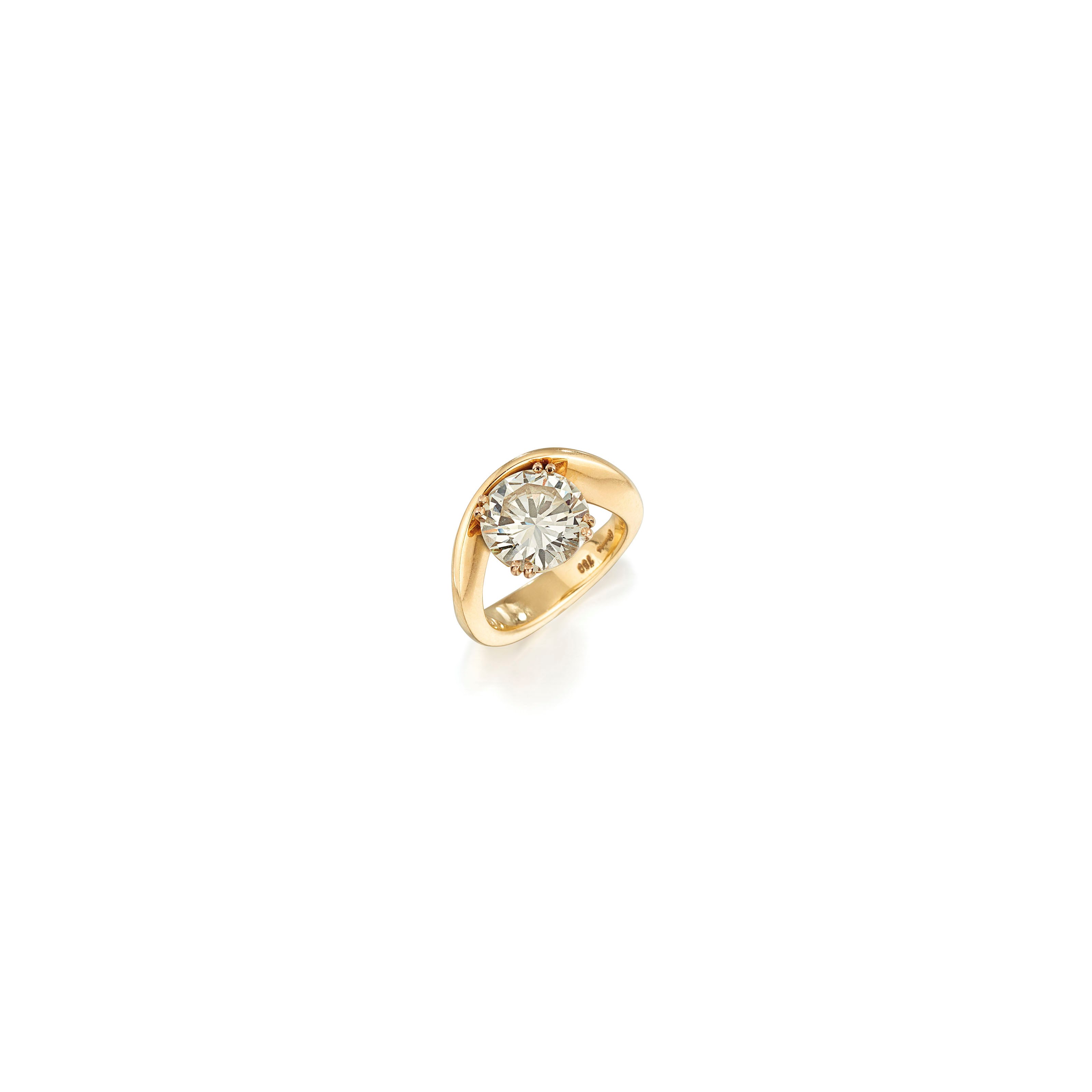 DIAMOND RING