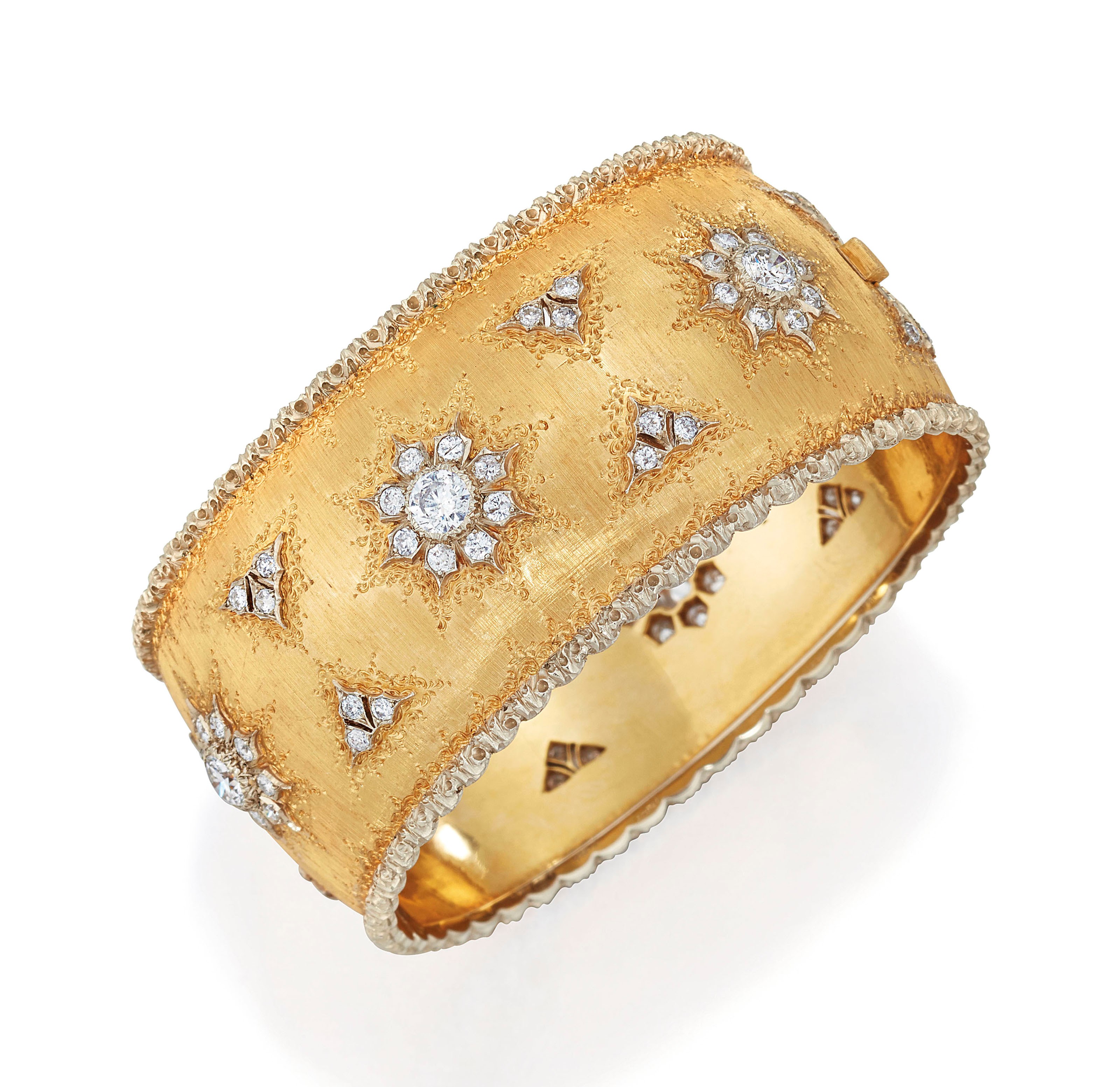 DIAMOND BANGLE, BUCCELLATI