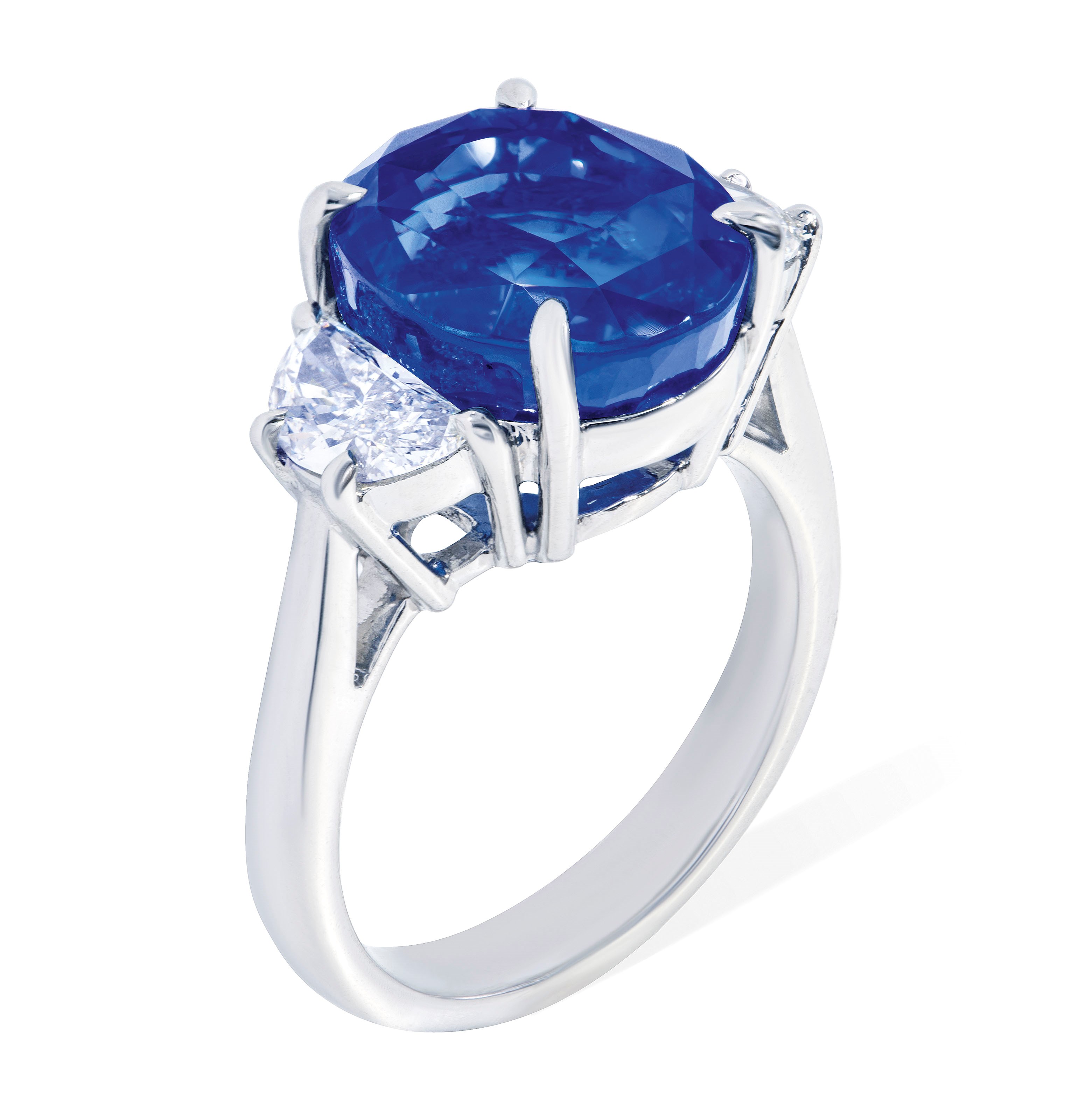 SAPPHIRE AND DIAMOND RING
