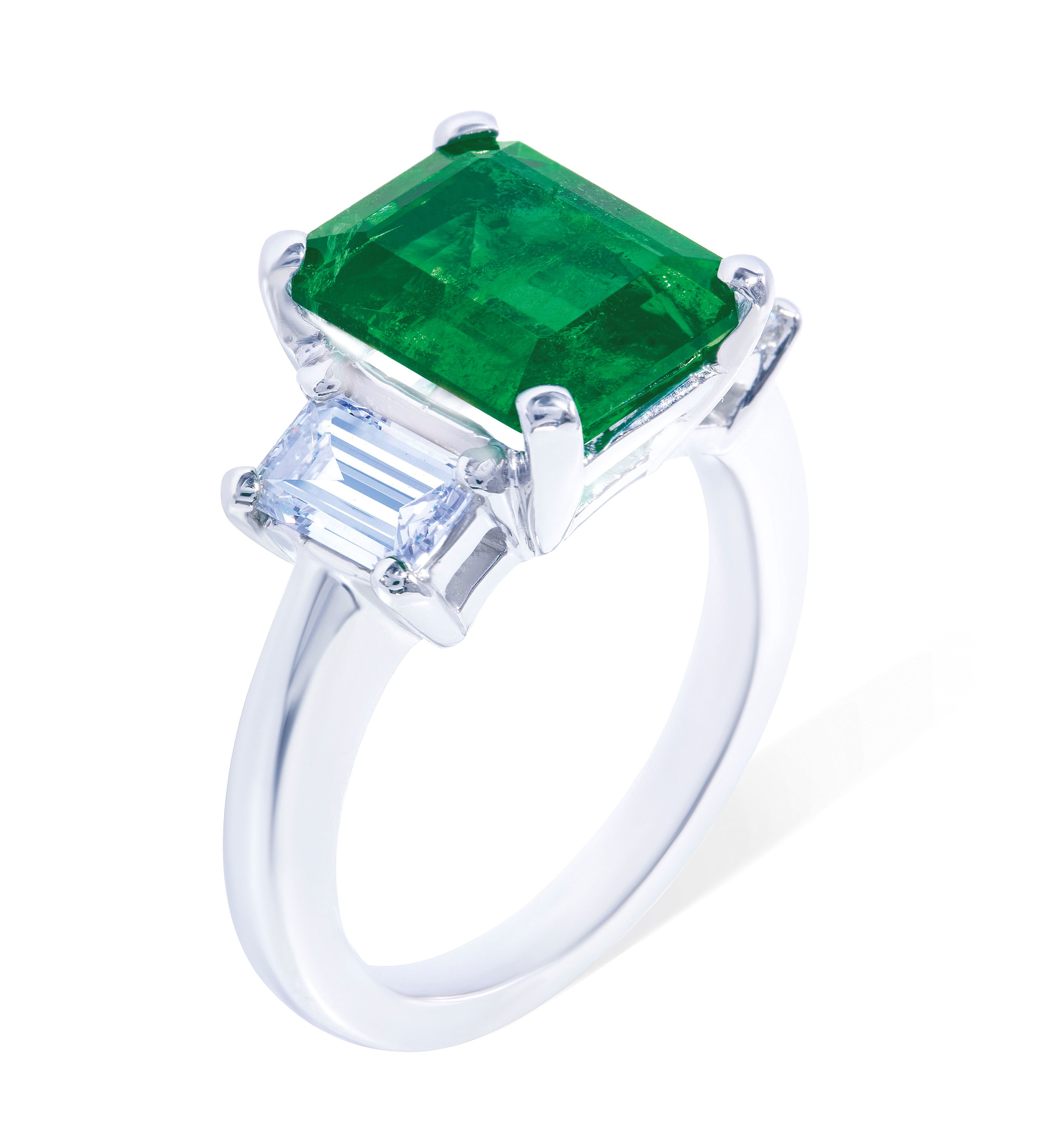 EMERALD AND DIAMOND RING