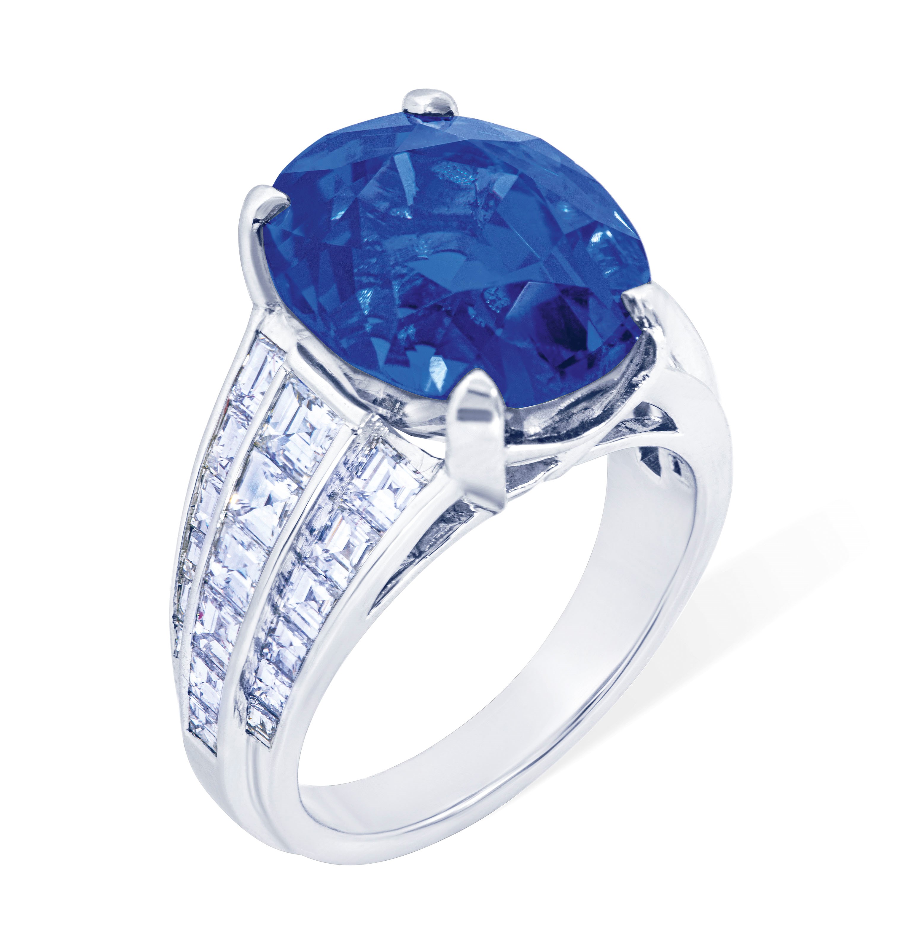 SAPPHIRE AND DIAMOND RING