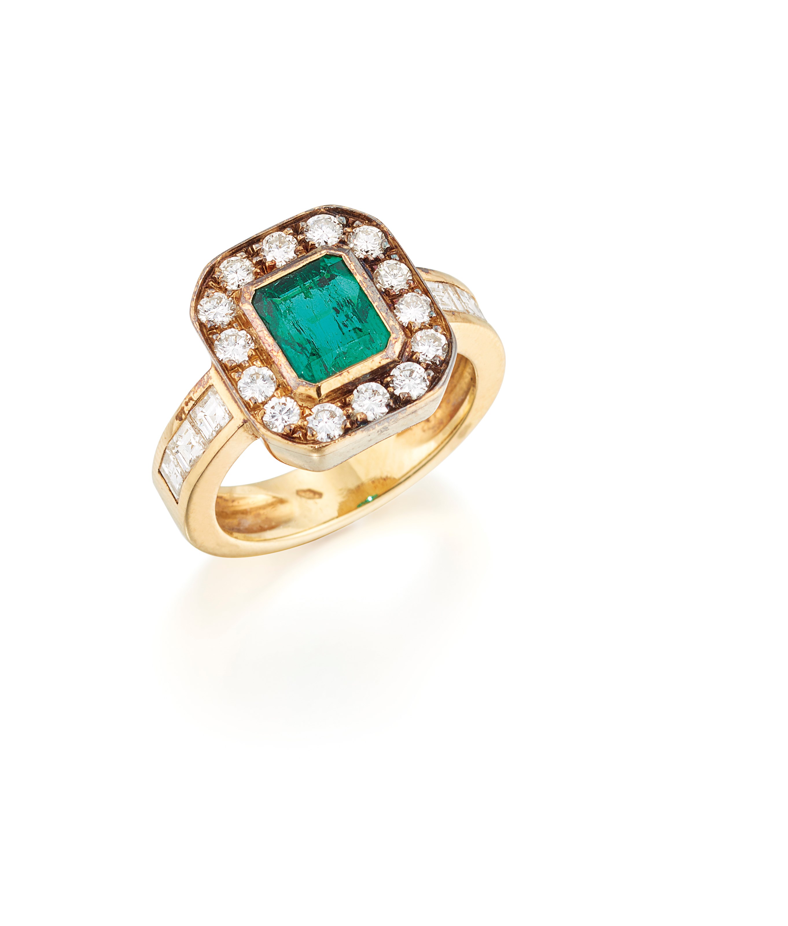 EMERALD AND DIAMOND RING