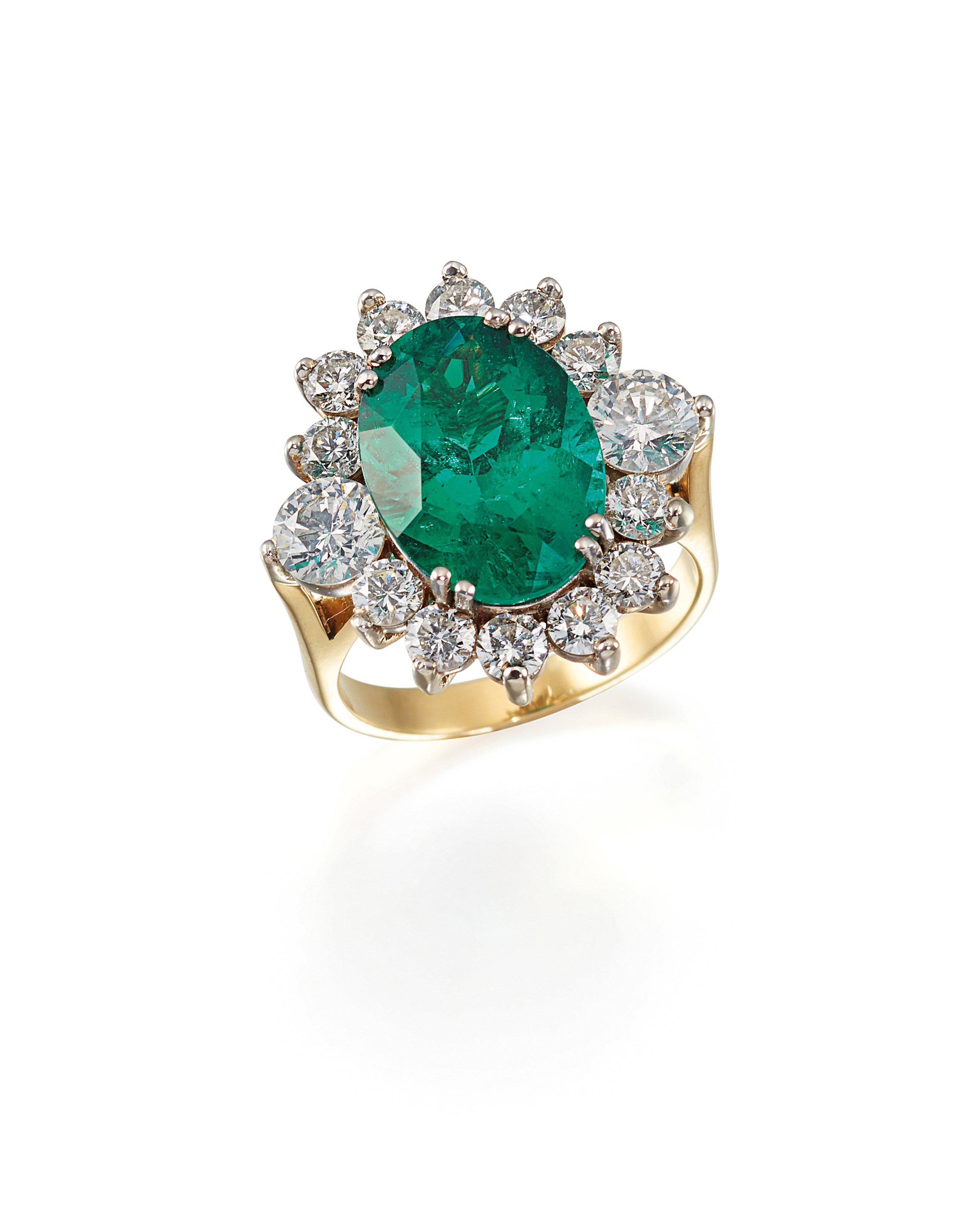 EMERALD AND DIAMOND RING