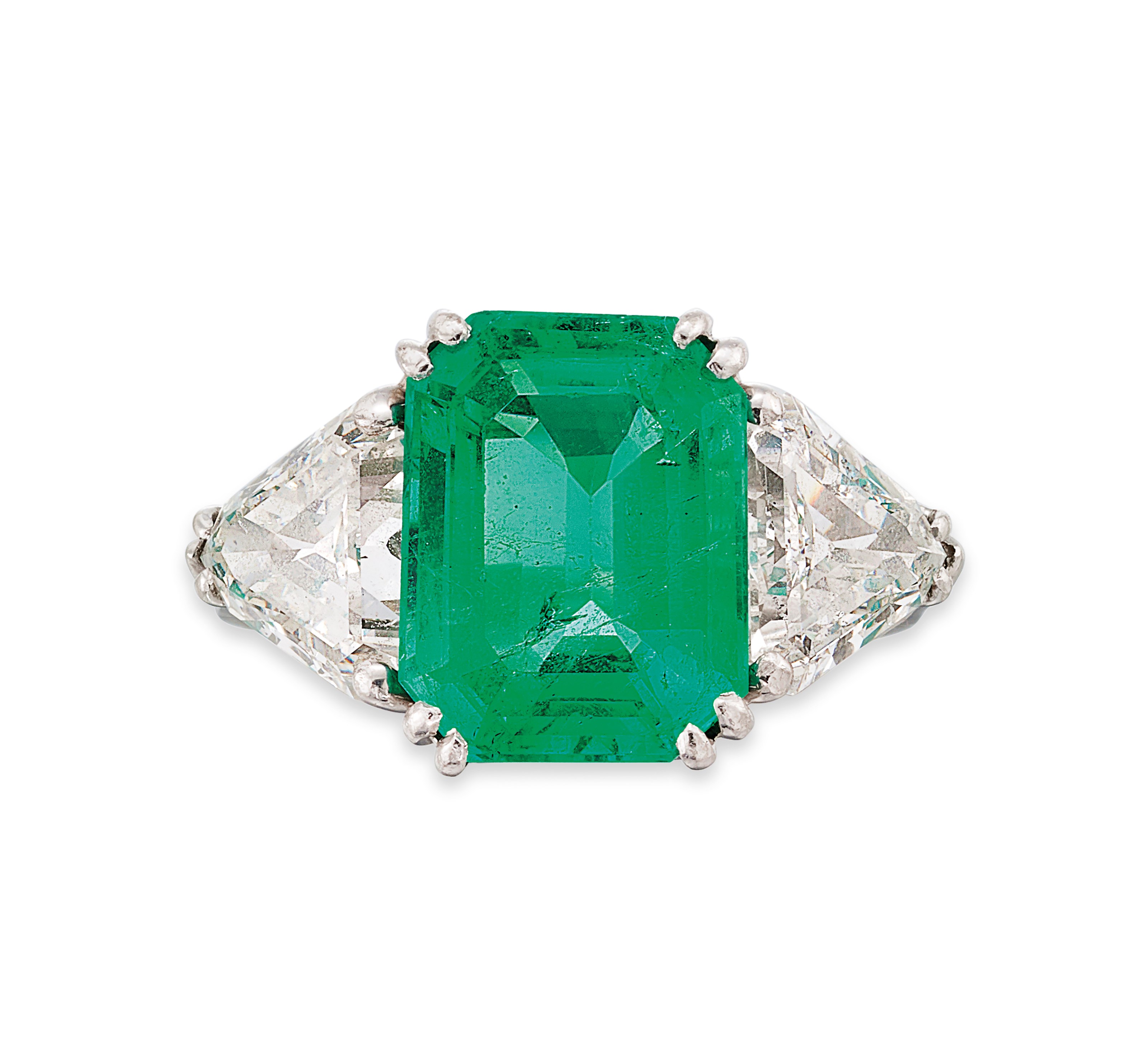 EMERALD AND DIAMOND RING