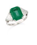 EMERALD AND DIAMOND RING