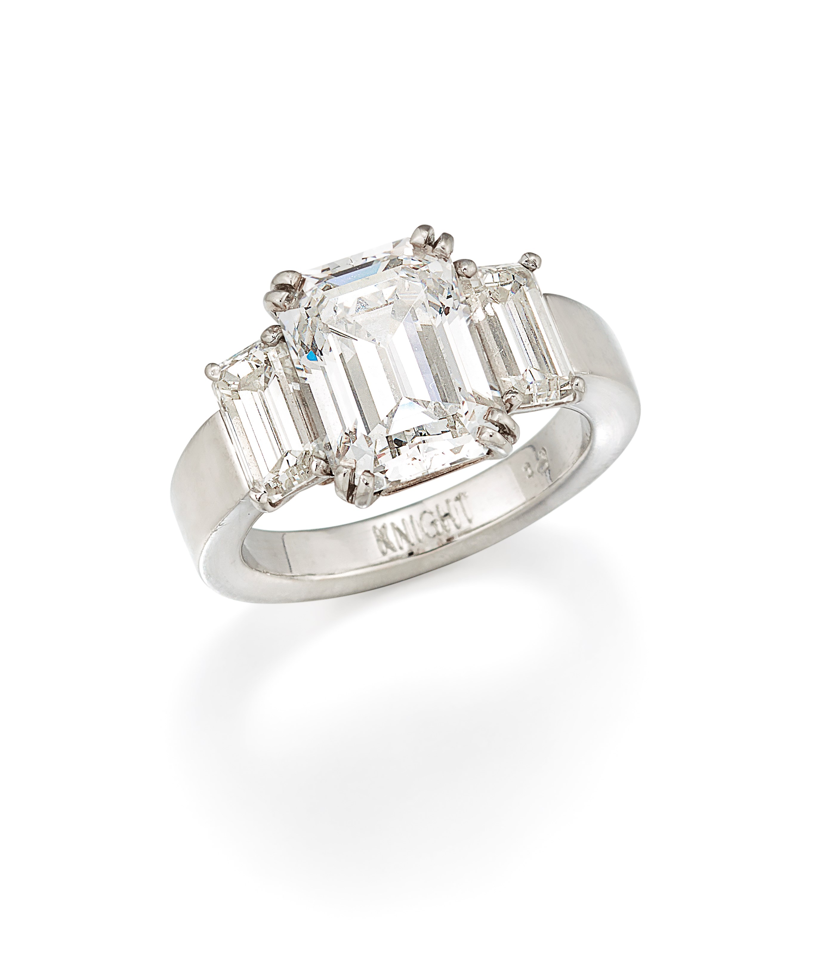 DIAMOND RING