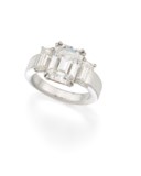 DIAMOND RING