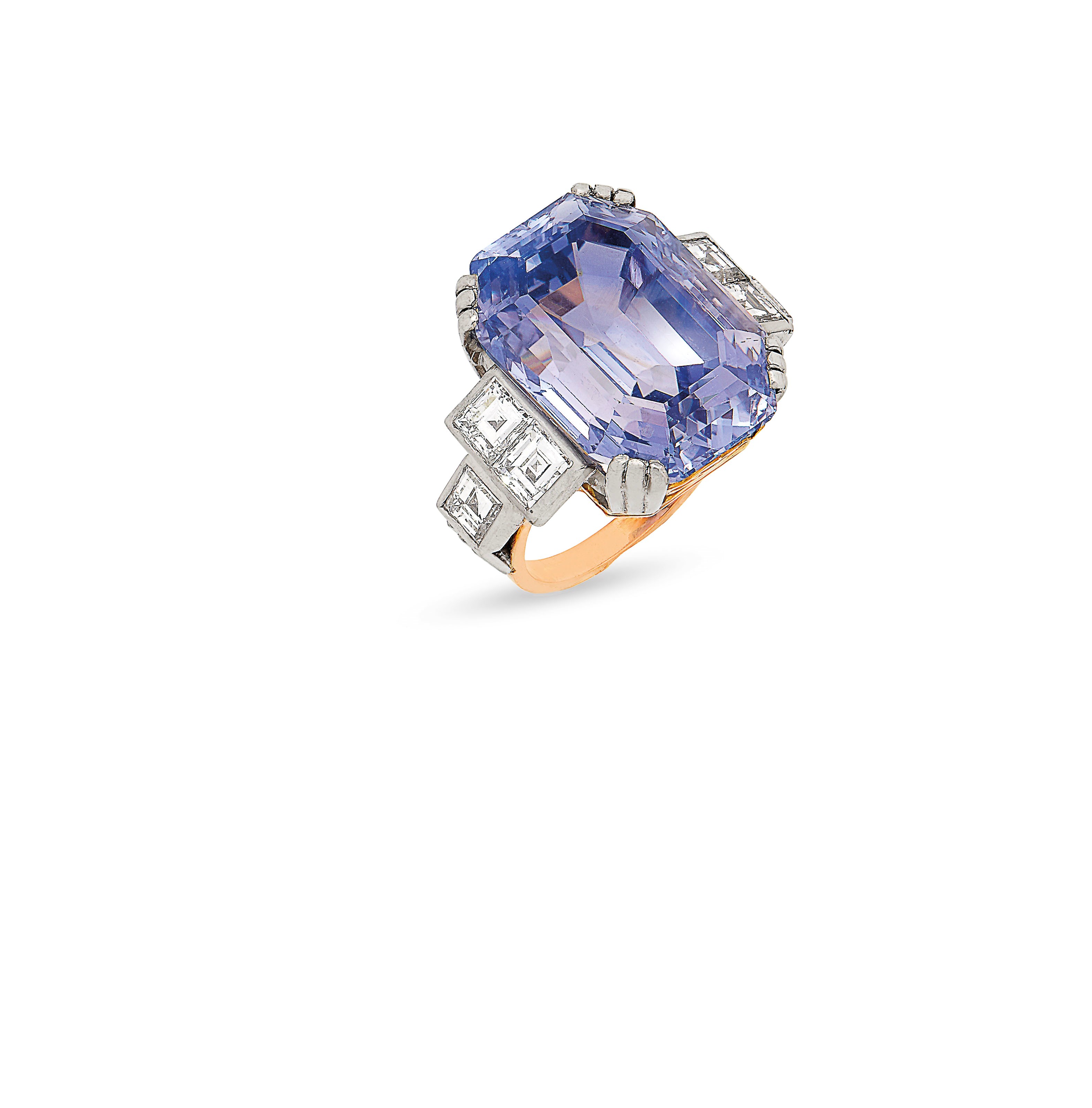 SAPPHIRE AND DIAMOND RING