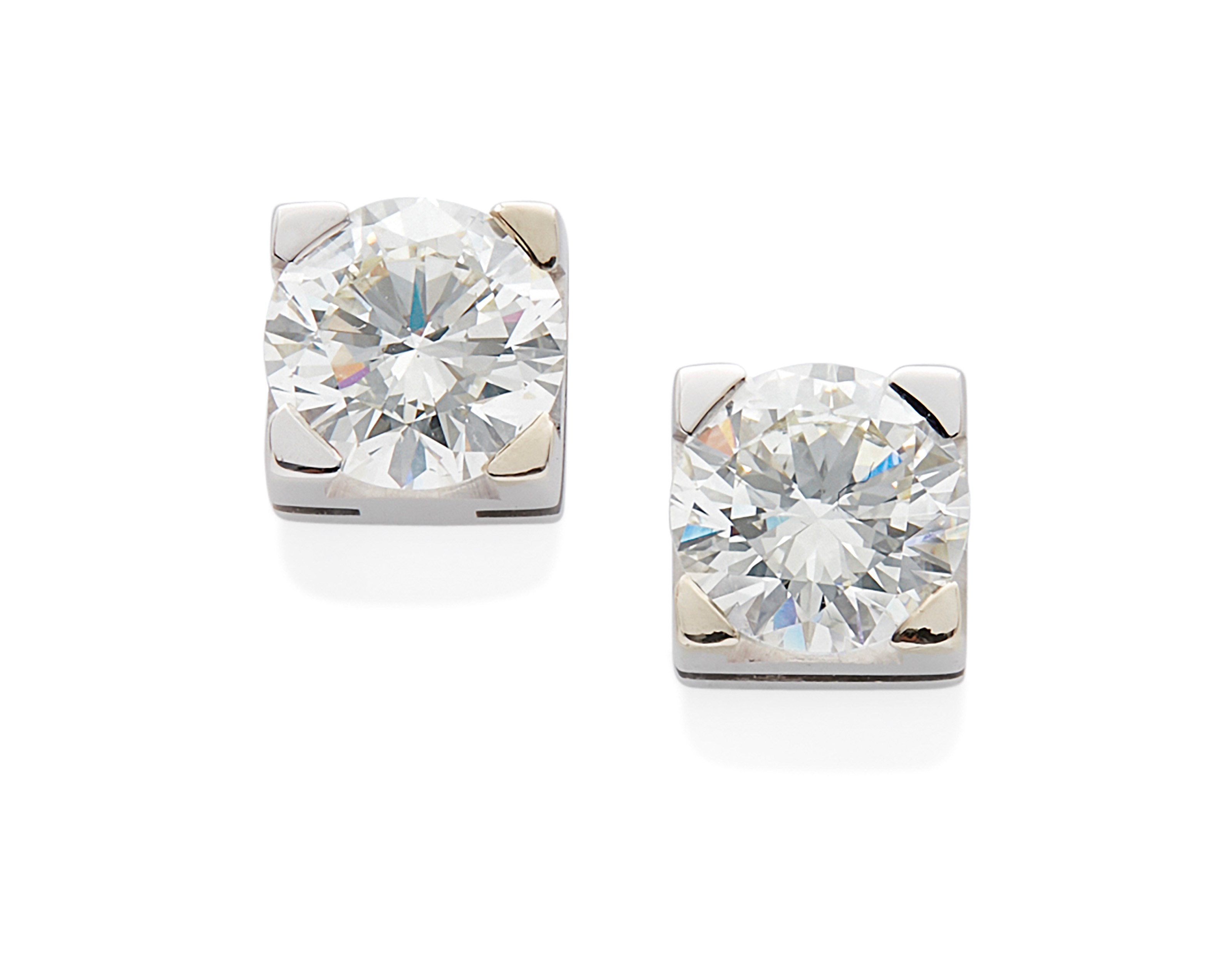 PUCES D'OREILLES DIAMANTS
