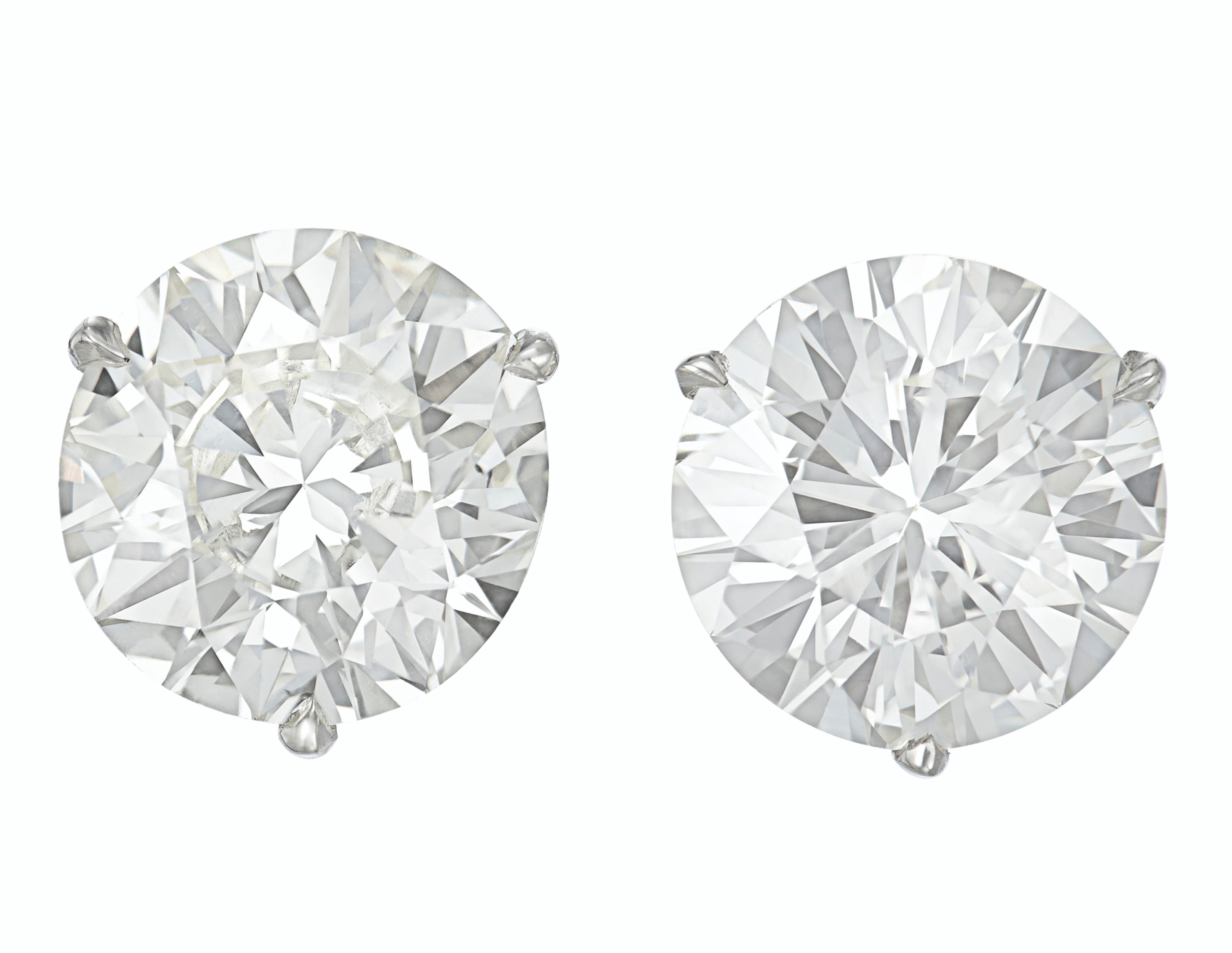 DIAMOND STUDS