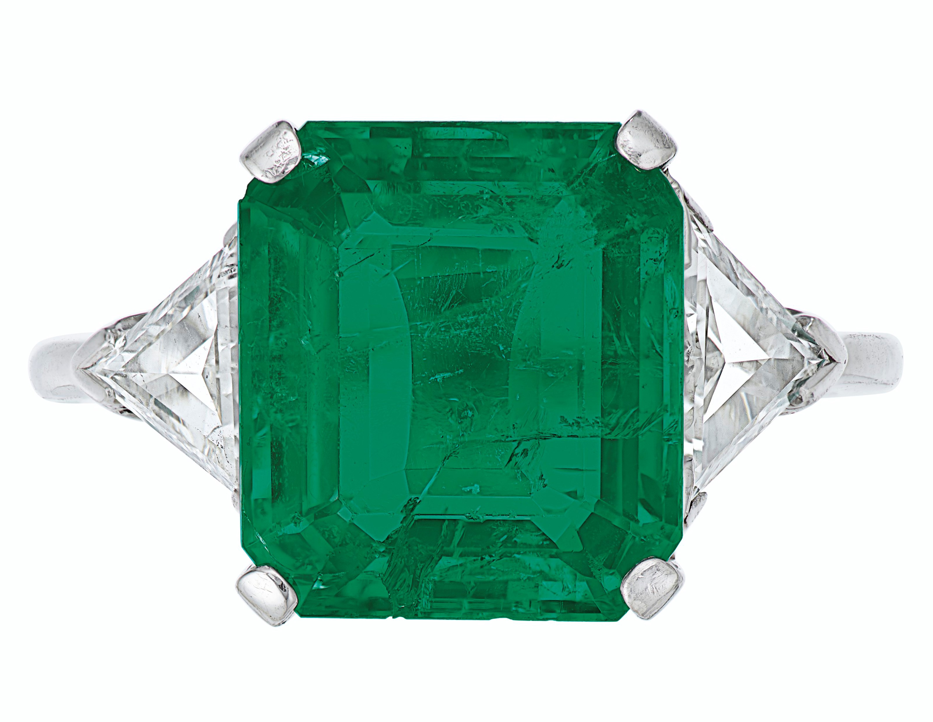 EMERALD AND DIAMOND RING