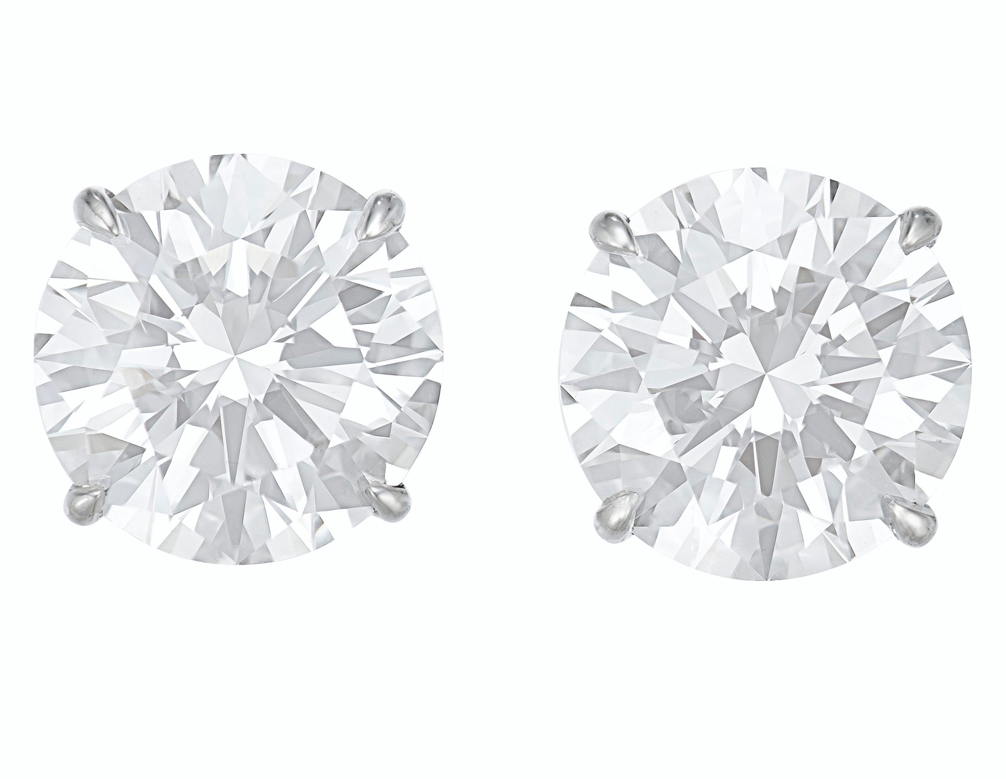 DIAMOND STUDS