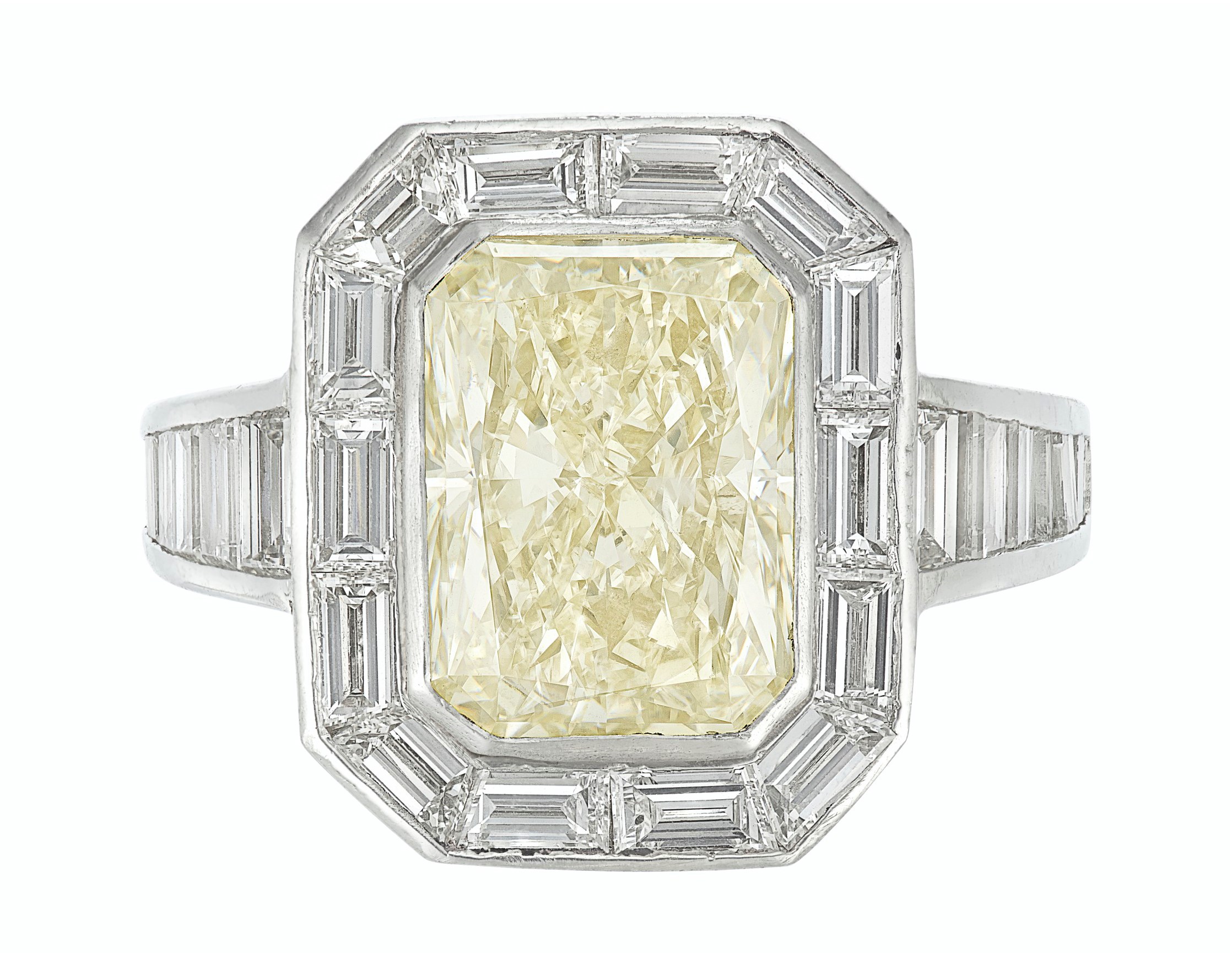 DIAMOND RING