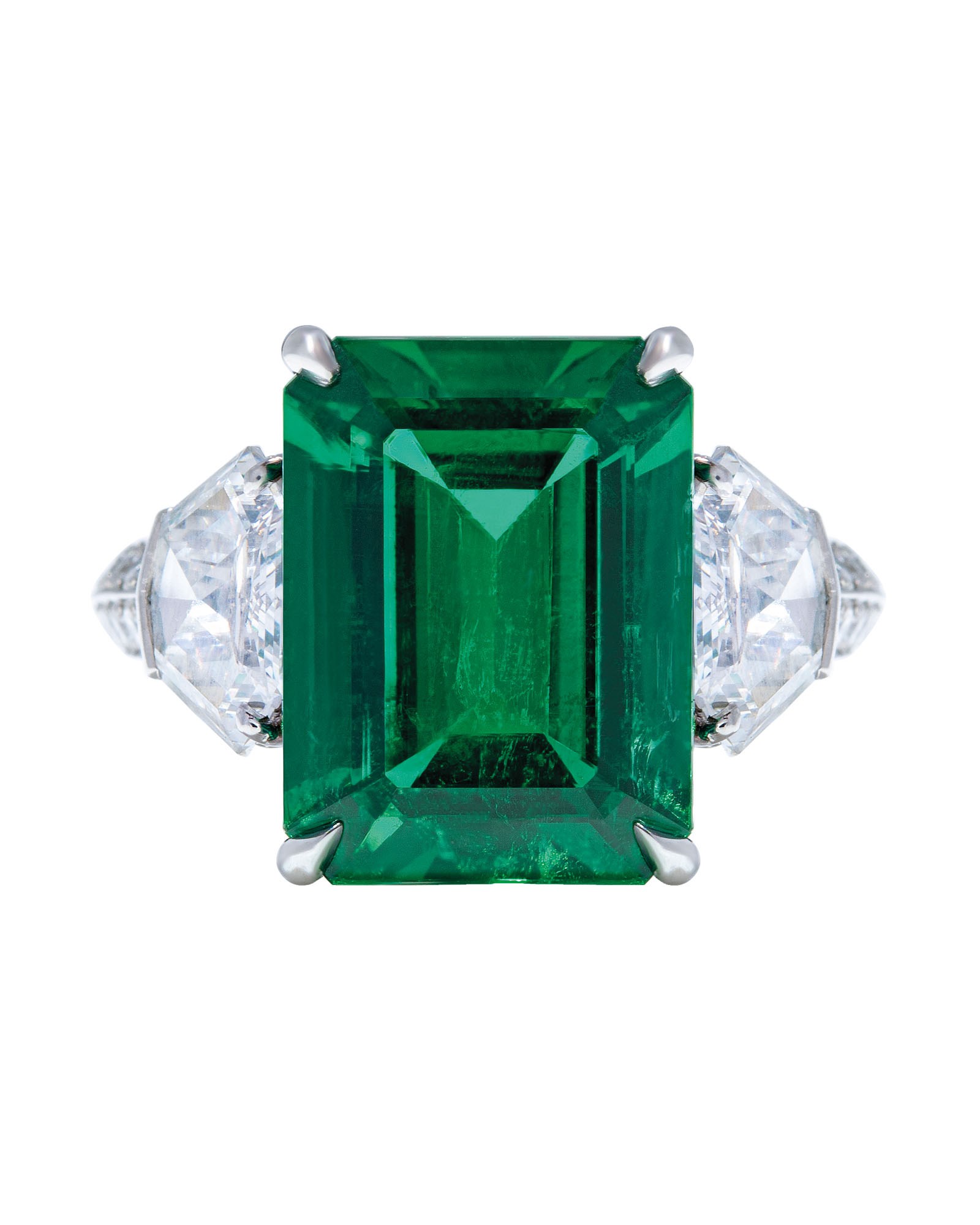EMERALD AND DIAMOND RING