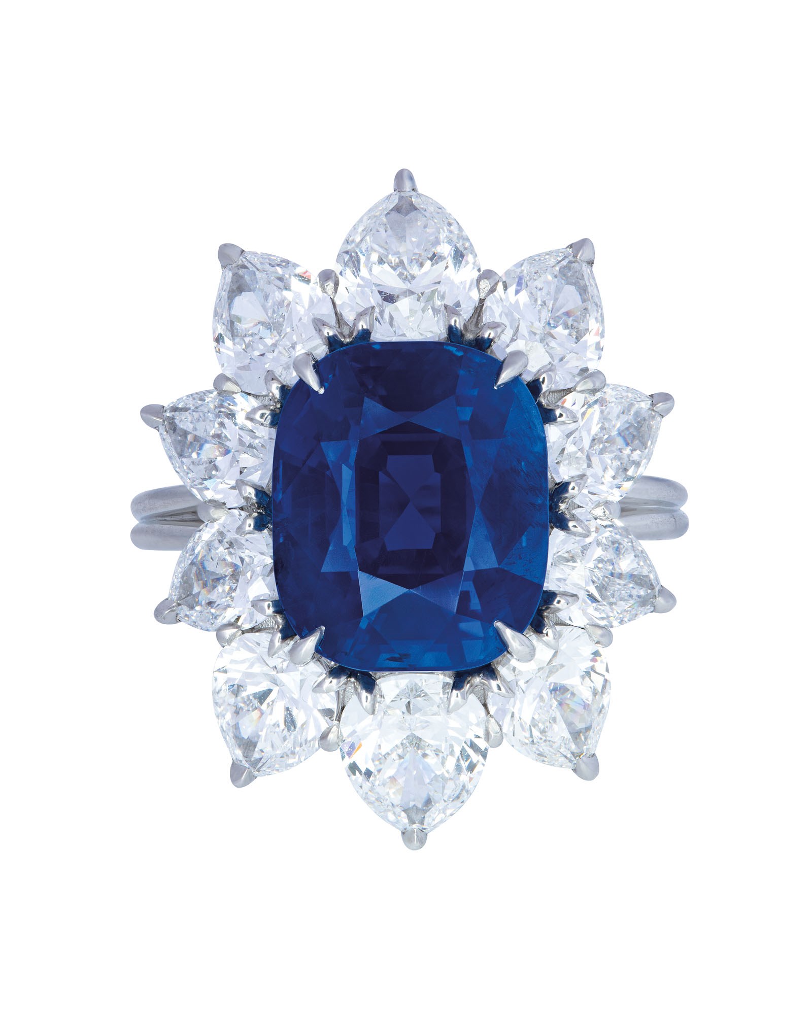 SAPPHIRE AND DIAMOND RING