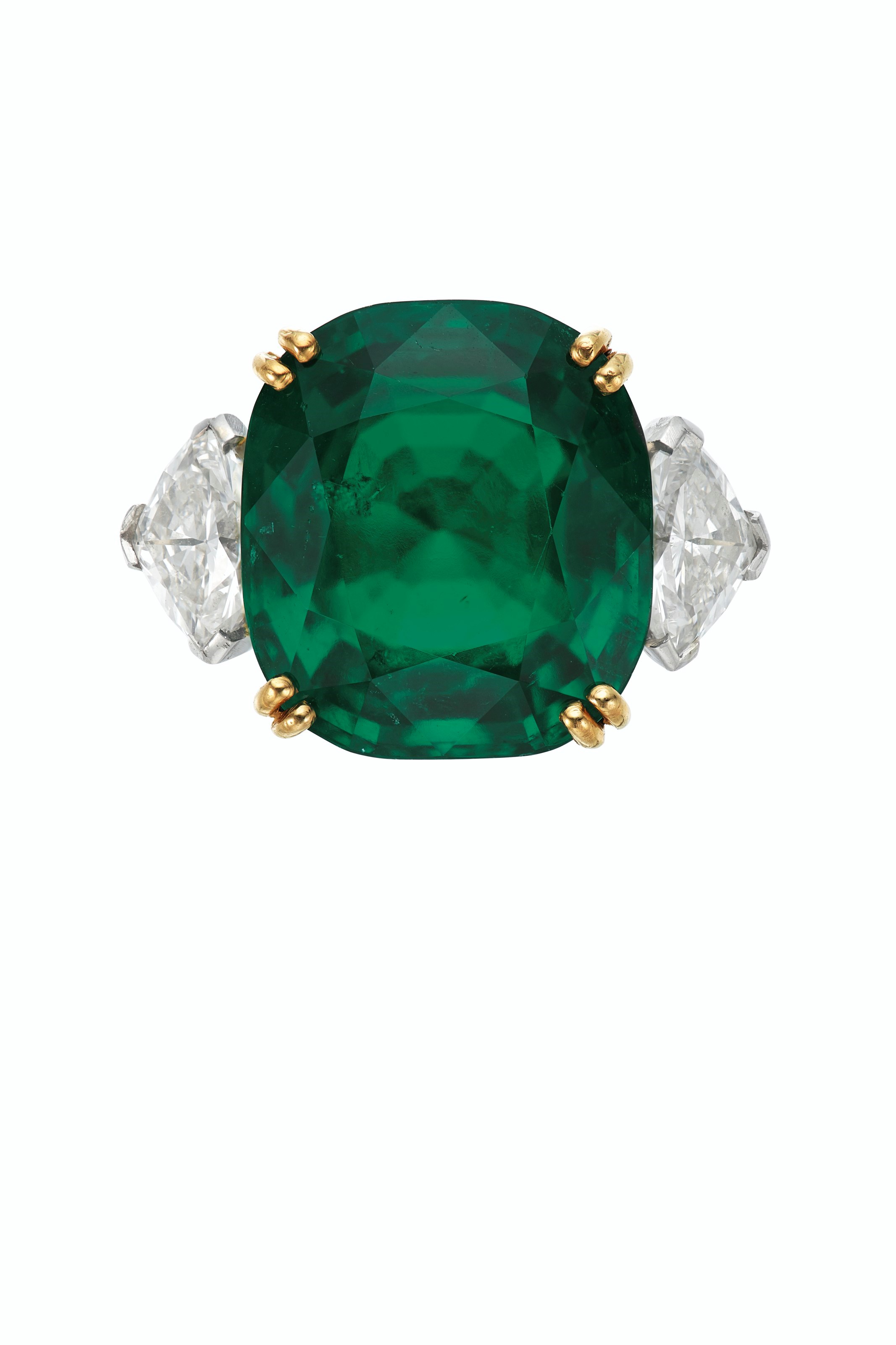 EMERALD AND DIAMOND RING