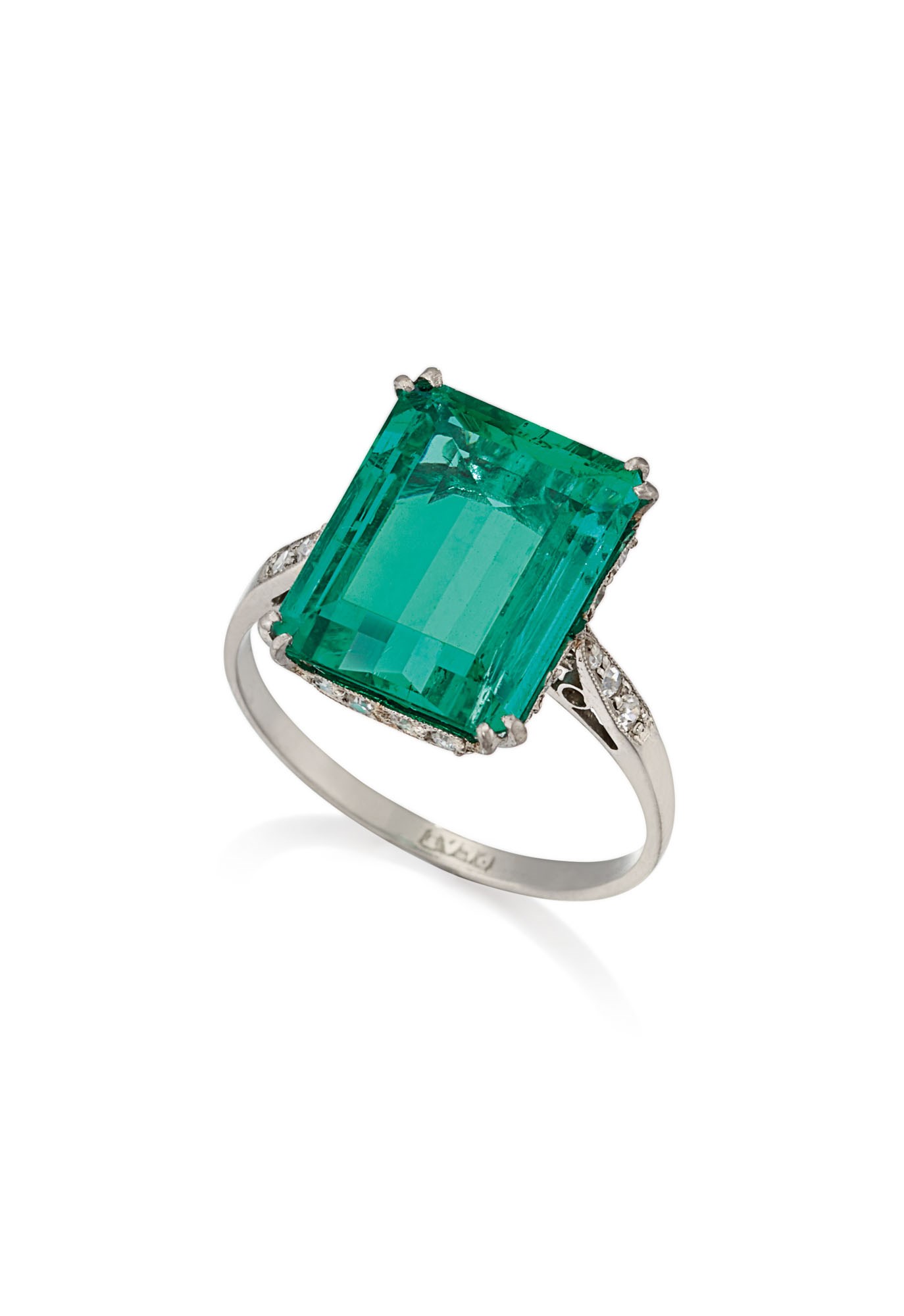 EMERALD AND DIAMOND RING
