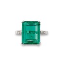 EMERALD AND DIAMOND RING