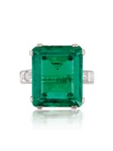 EMERALD AND DIAMOND RING