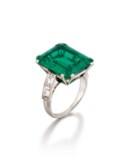 EMERALD AND DIAMOND RING