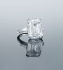 ELEGANT DIAMOND RING