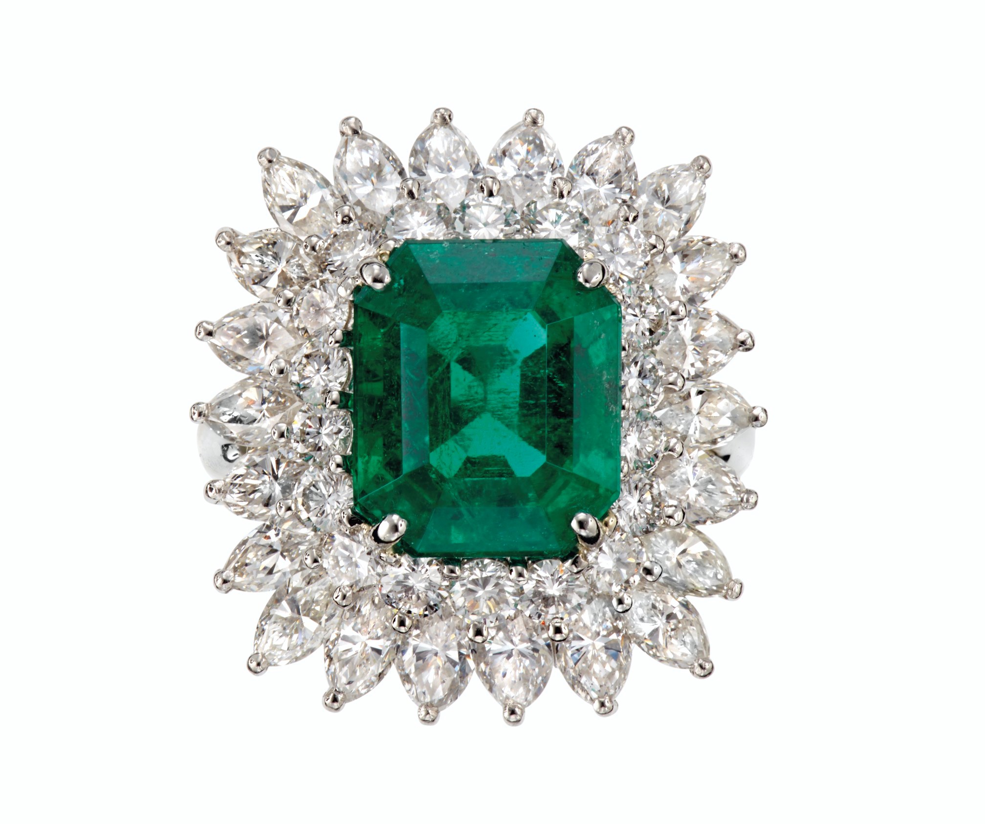 EMERALD AND DIAMOND RING