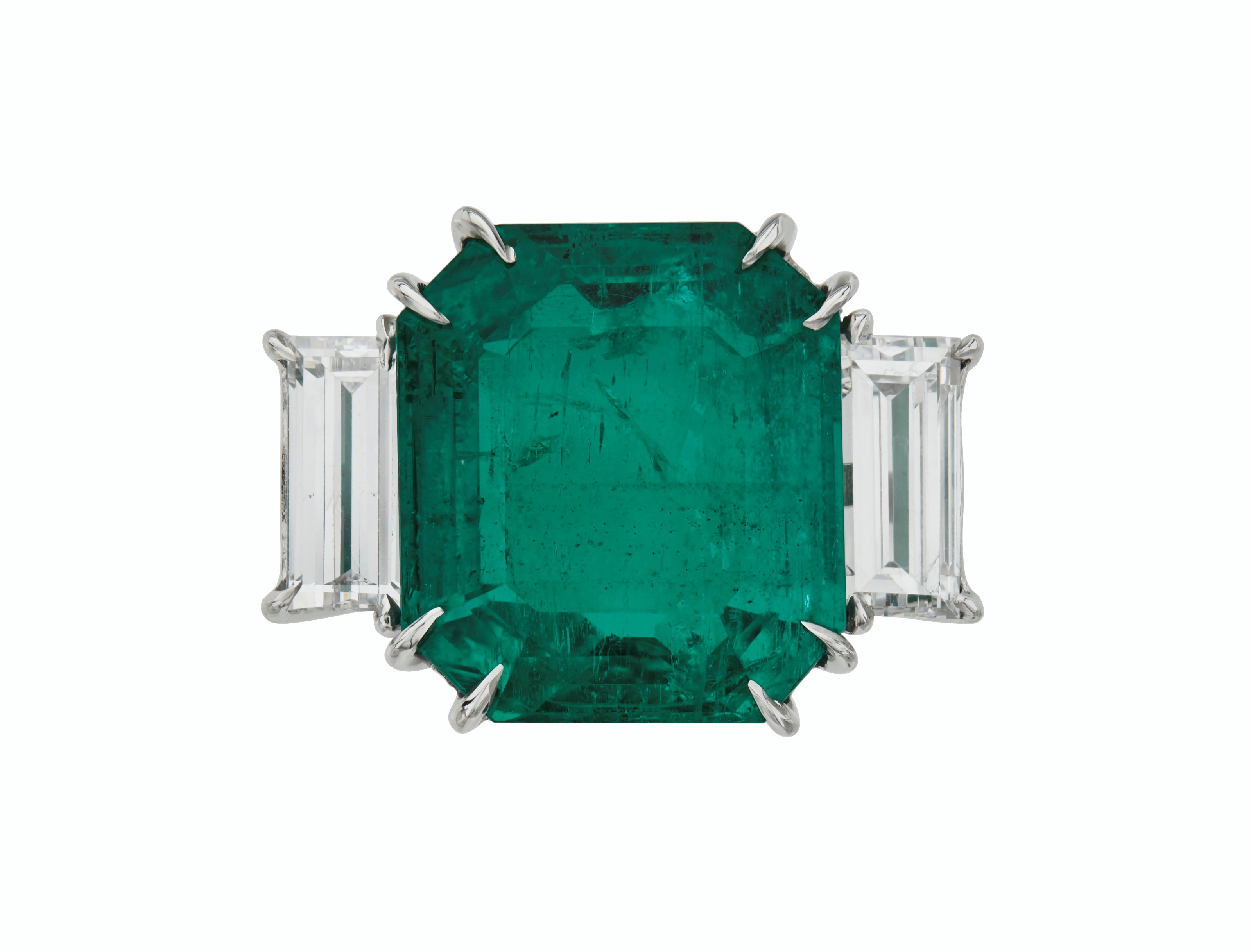 EMERALD AND DIAMOND RING
