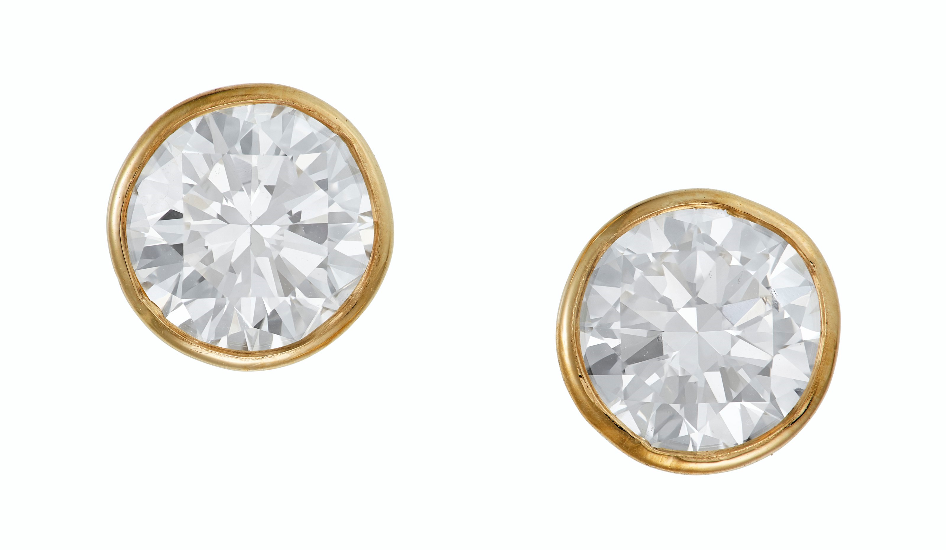 DIAMOND STUDS