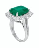EMERALD AND DIAMOND RING