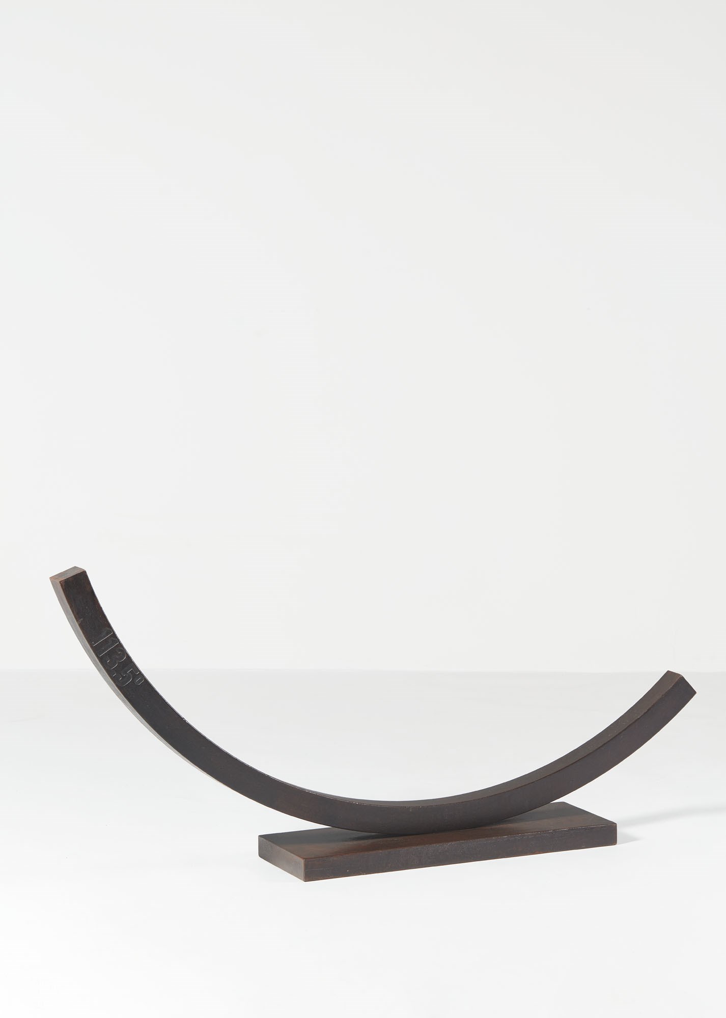 Bernar Venet (né en 1941)