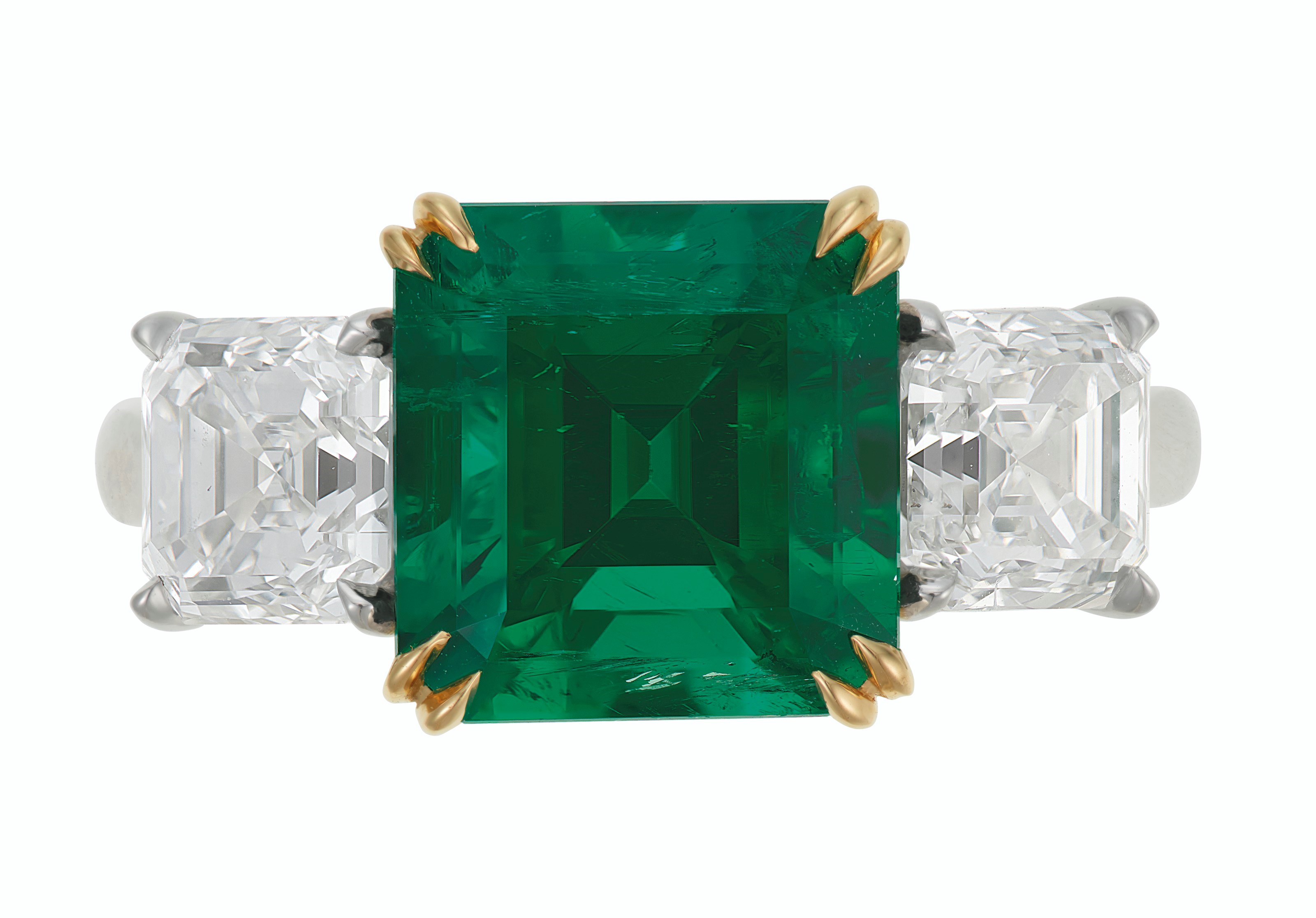 EMERALD AND DIAMOND RING