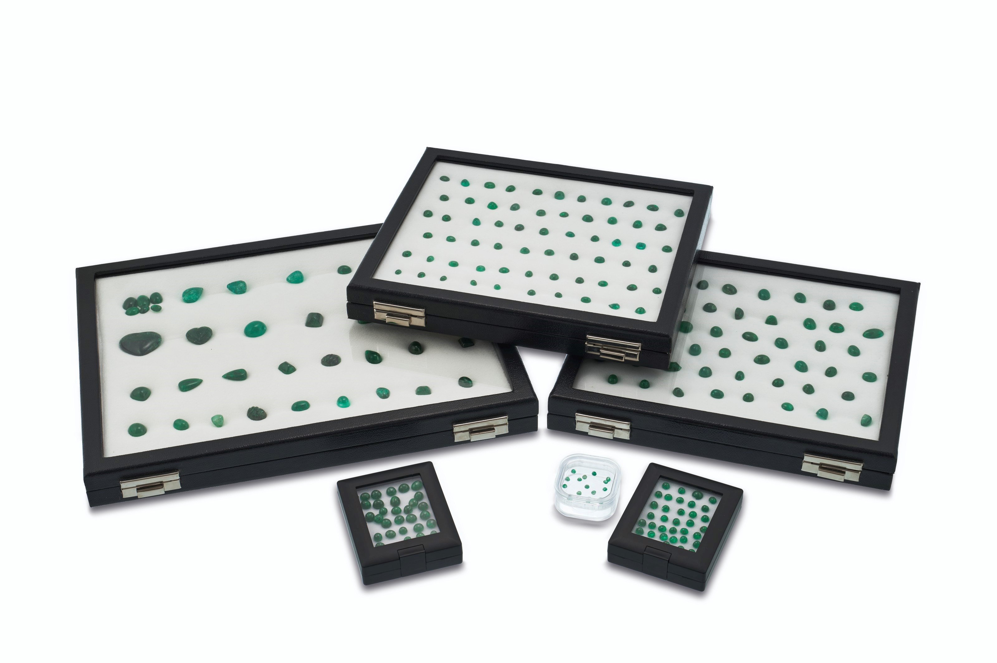 GROUP OF UNMOUNTED EMERALDS