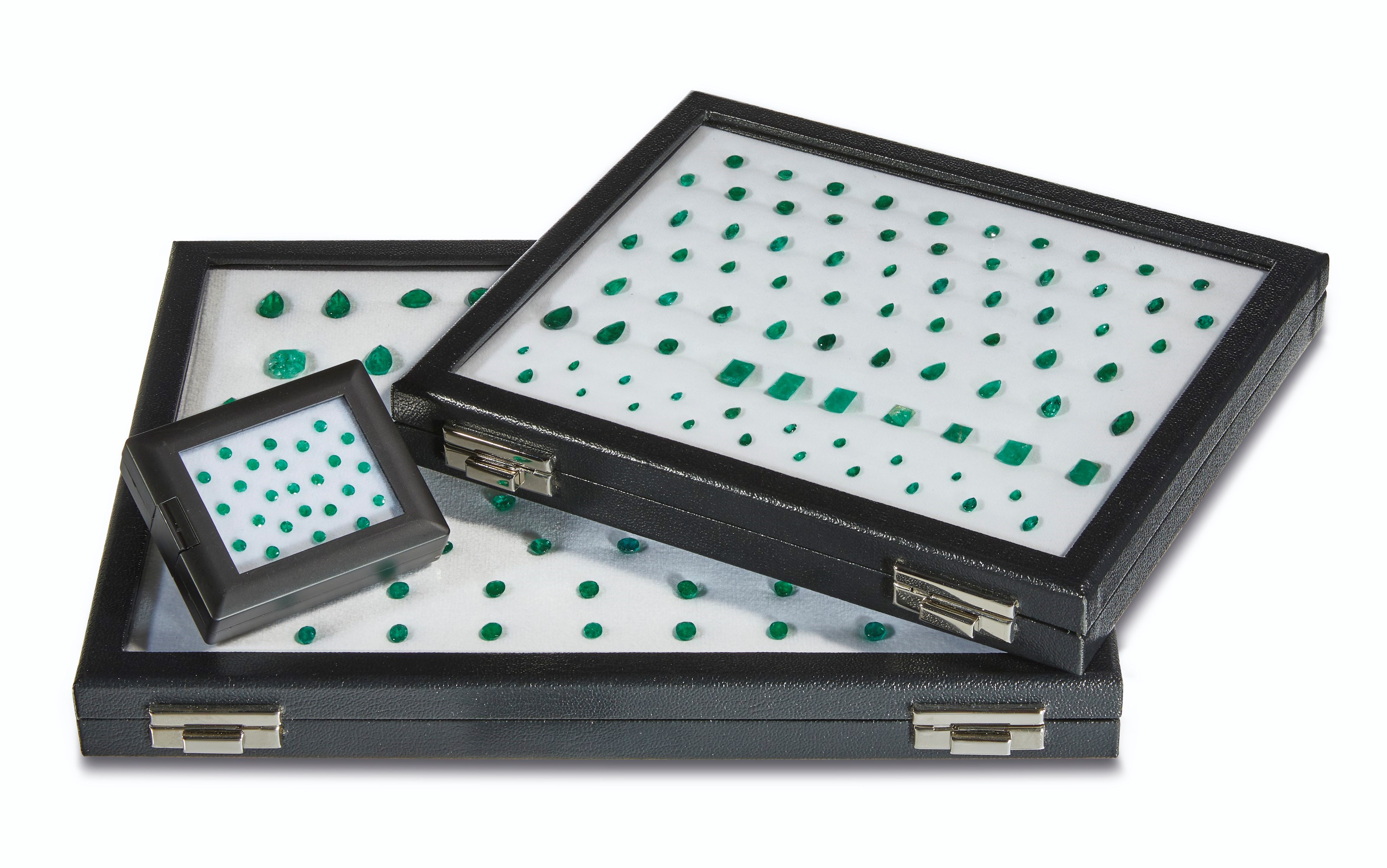 GROUP OF UNMOUNTED EMERALDS