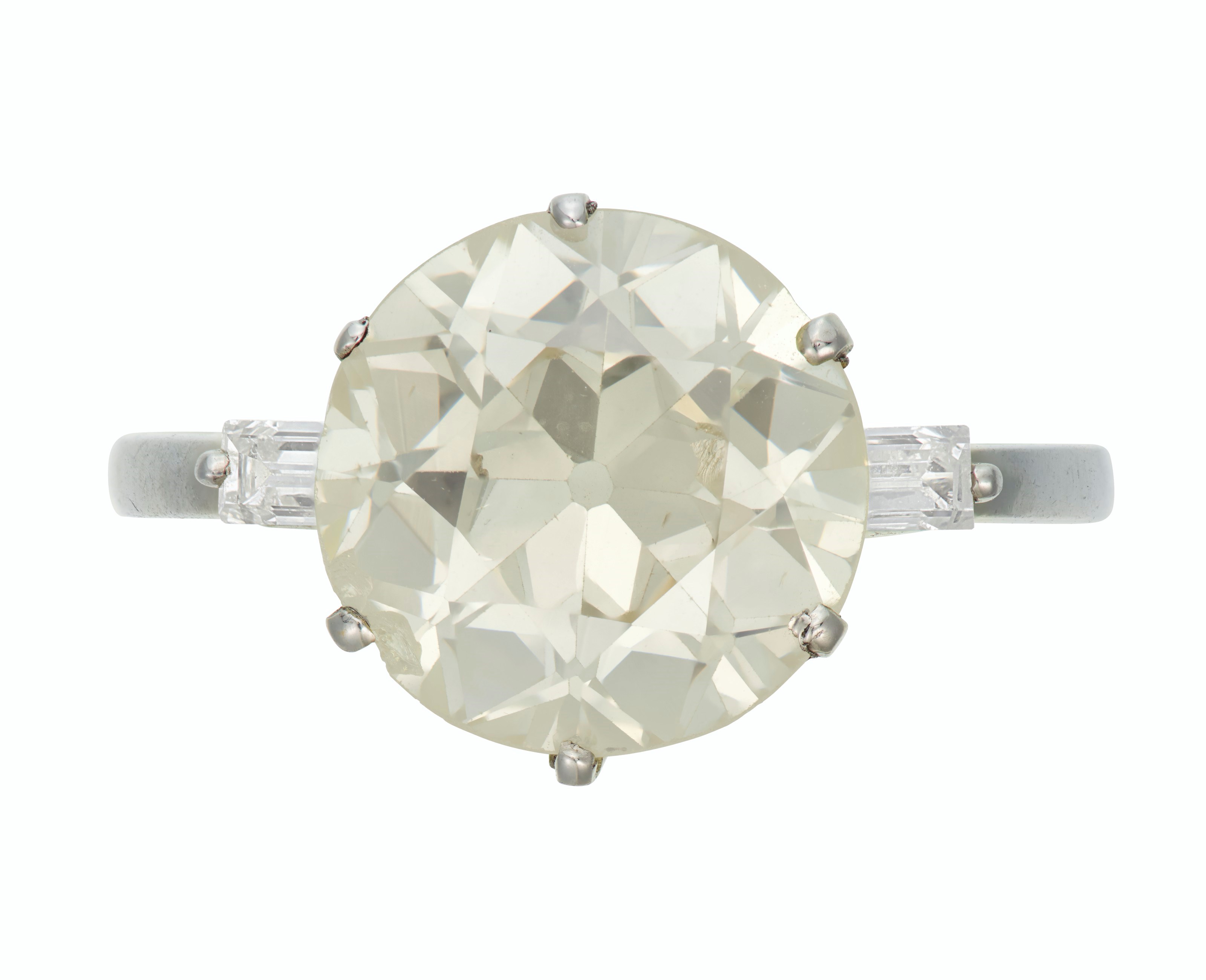 DIAMOND RING