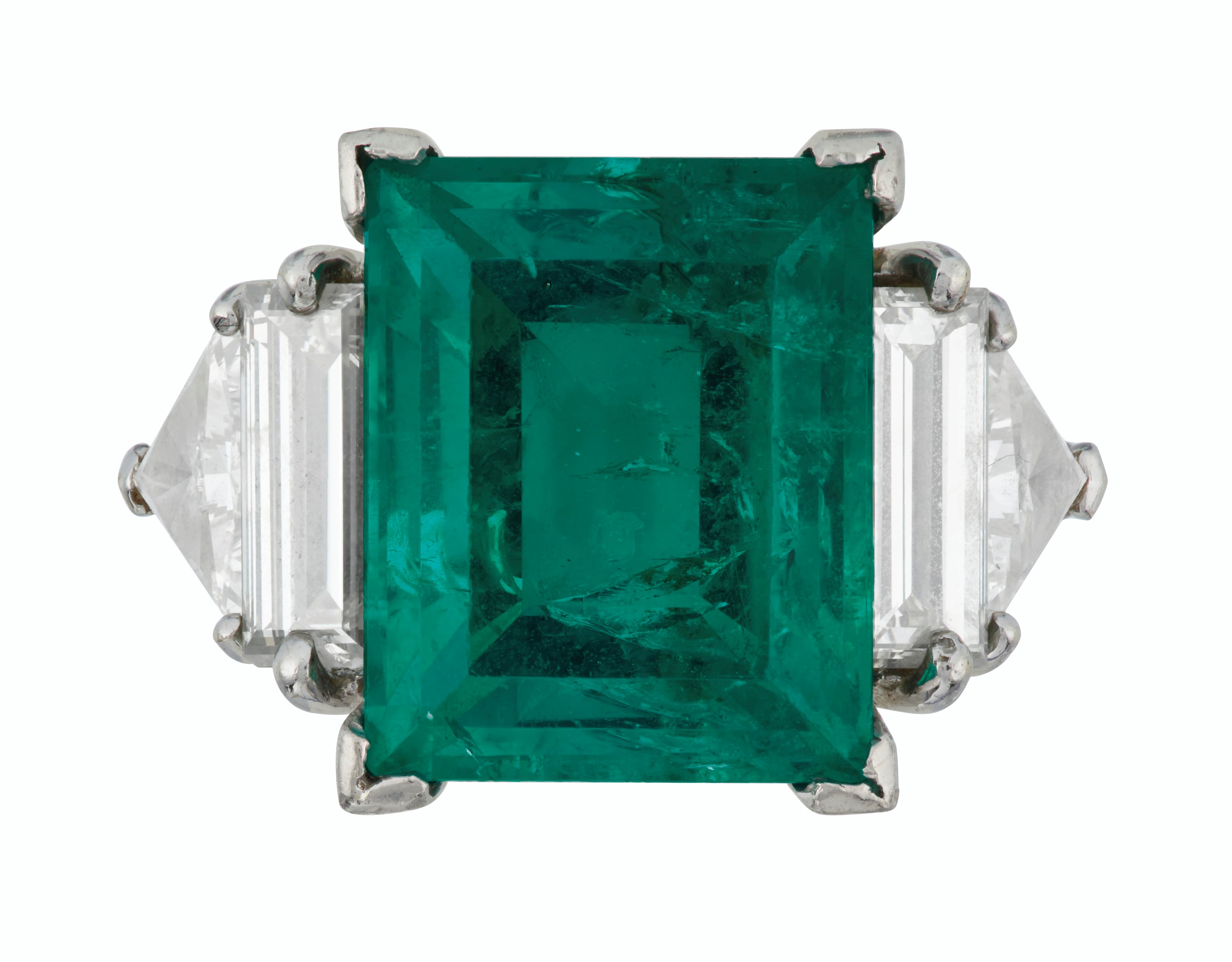 EMERALD AND DIAMOND RING