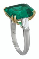 EMERALD AND DIAMOND RING