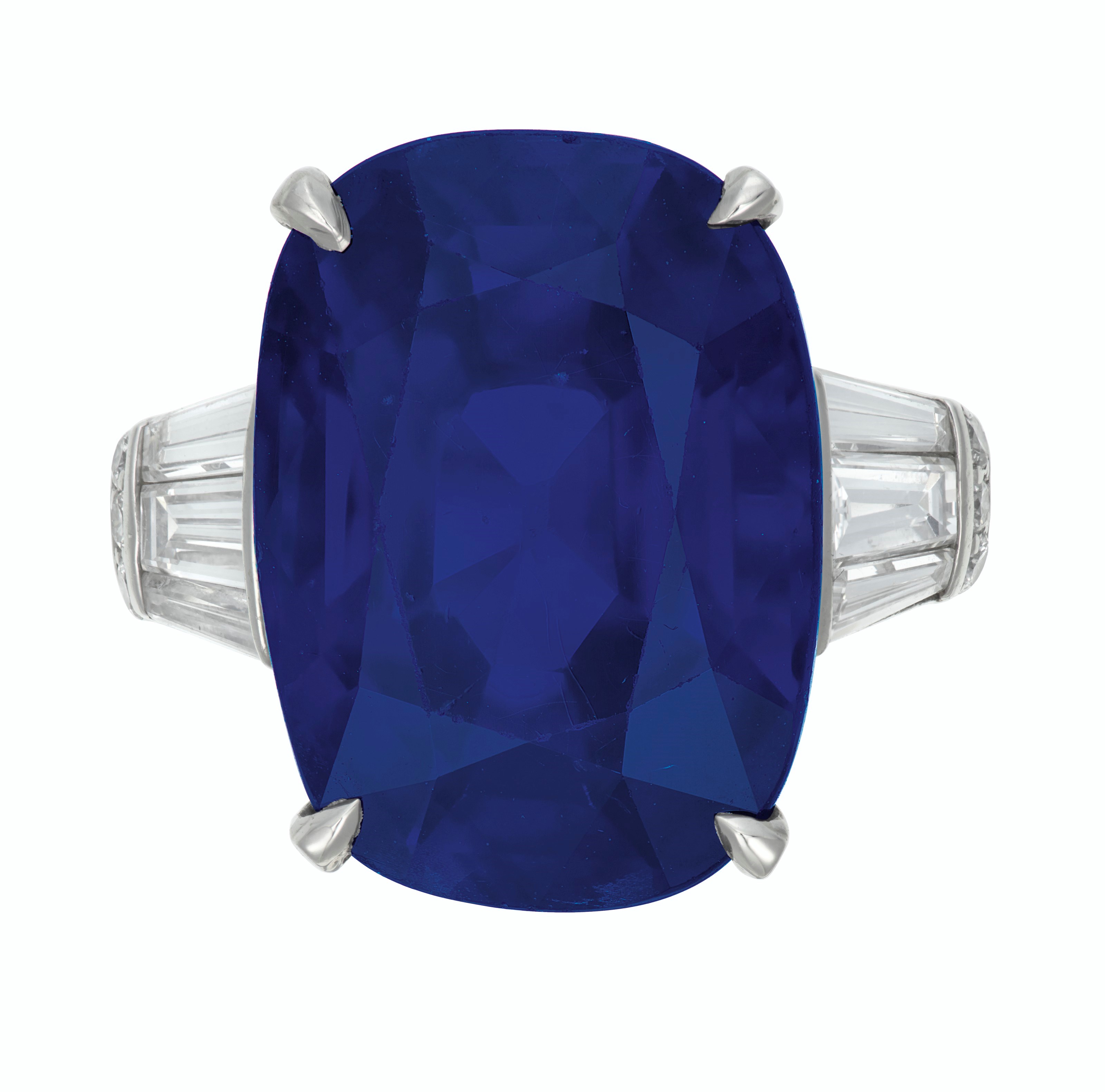 SAPPHIRE AND DIAMOND RING