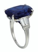 SAPPHIRE AND DIAMOND RING