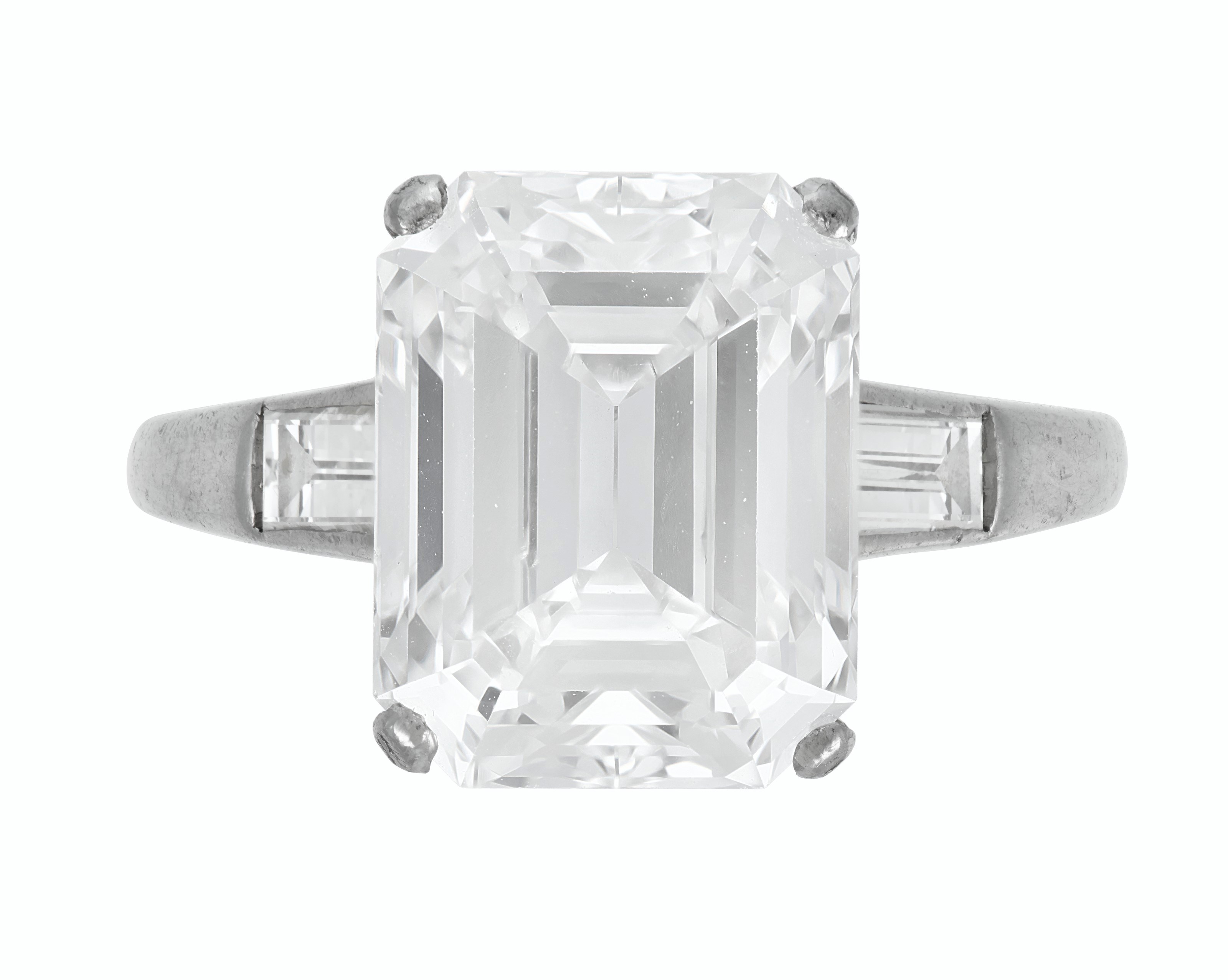 DIAMOND RING