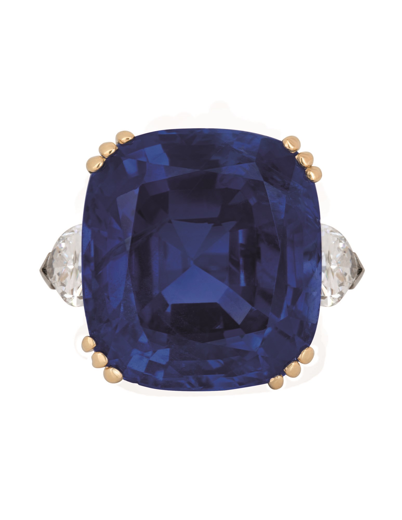 SAPPHIRE AND DIAMOND RING
