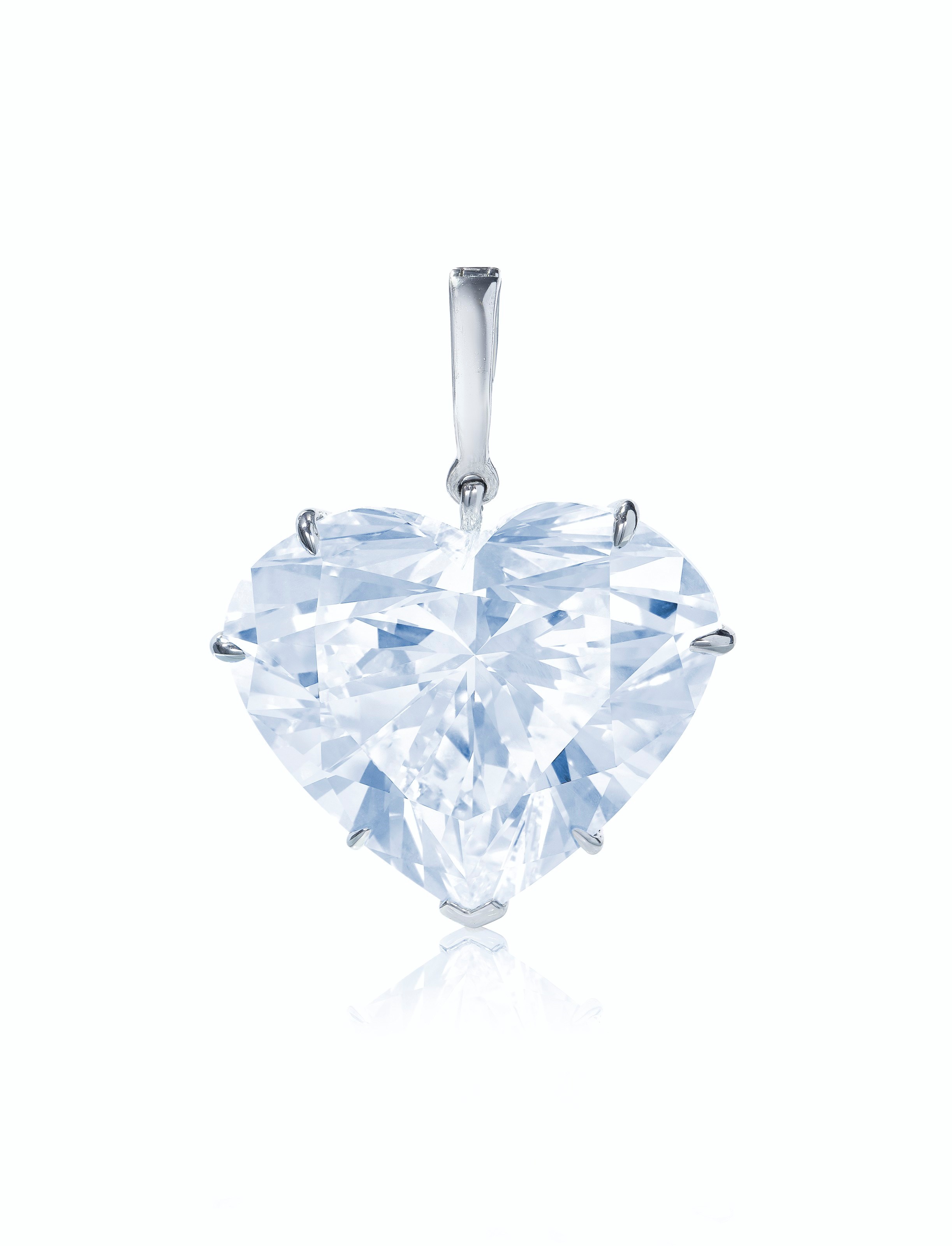 SUPERB DIAMOND PENDANT